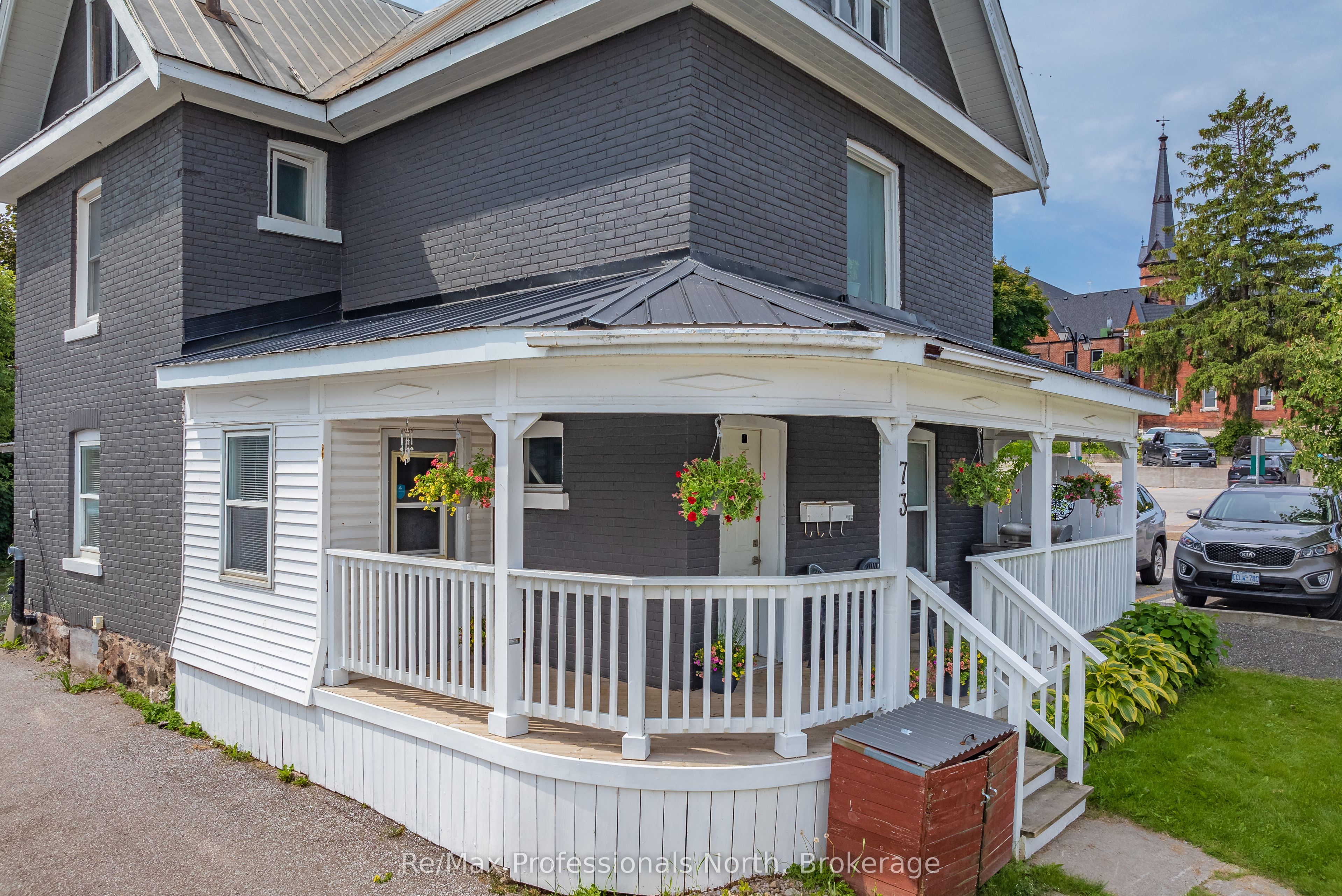 73 Coldwater St E Property Photo 4