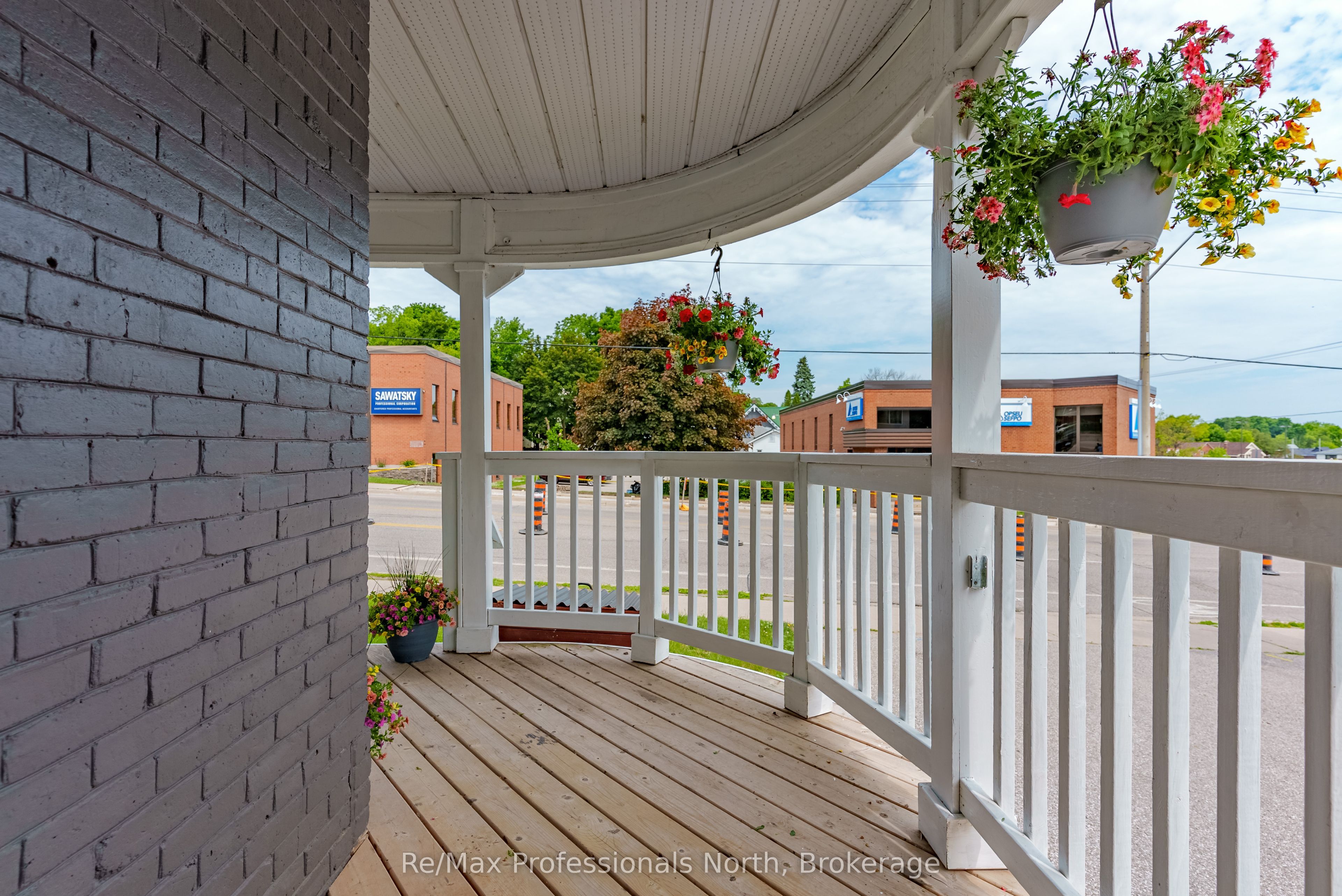 73 Coldwater St E Property Photo 5