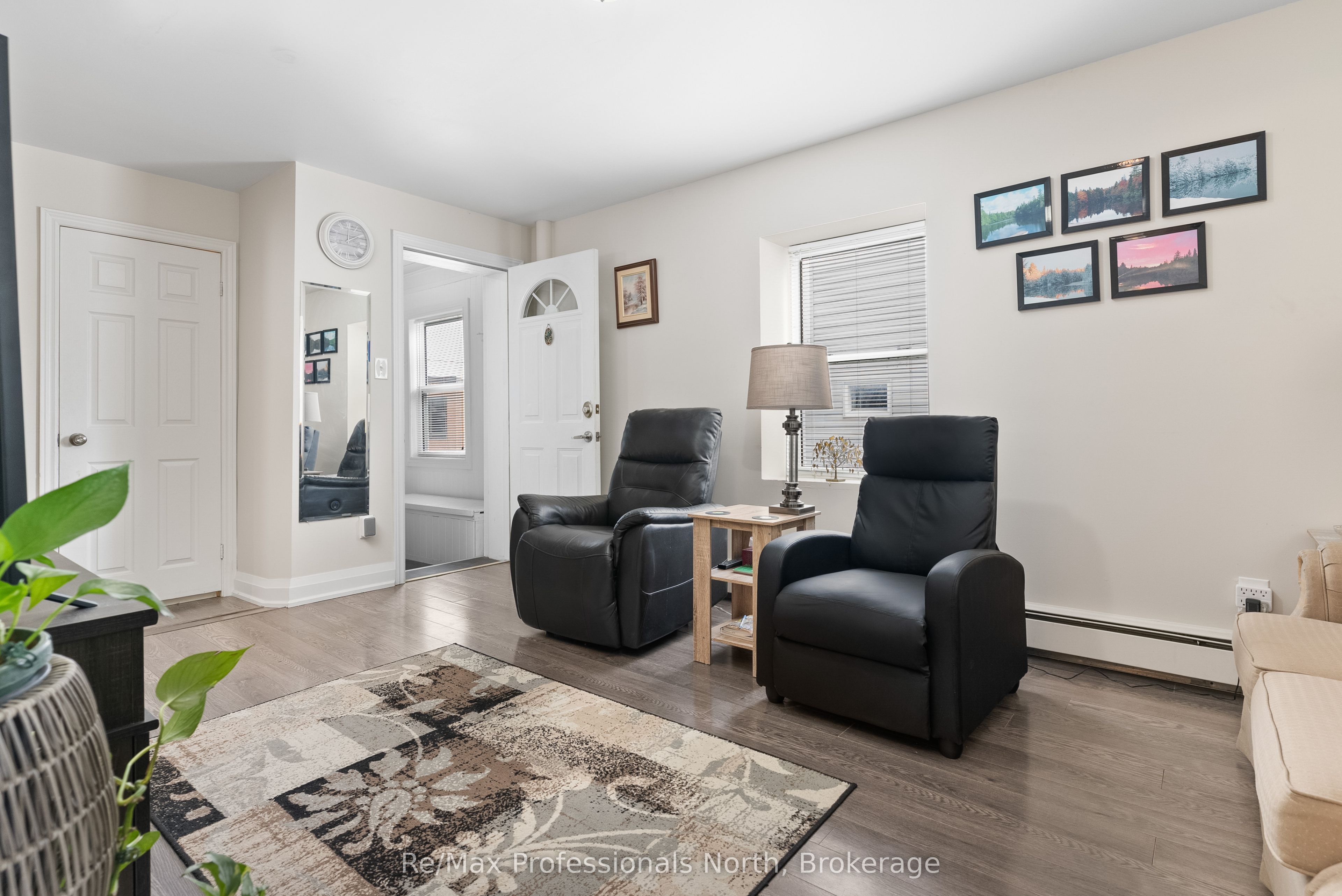 73 Coldwater St E Property Photo 8