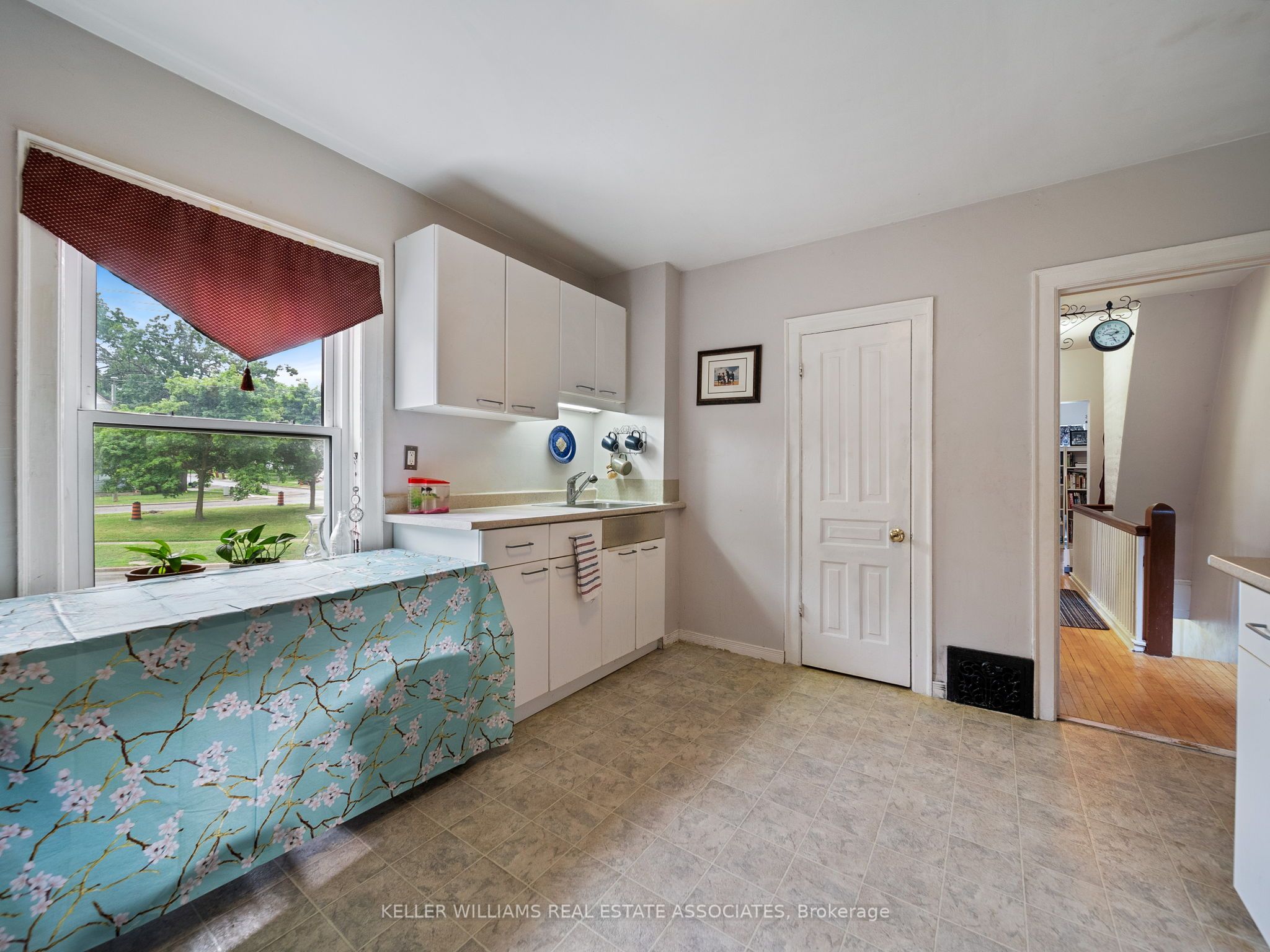 98 Mary Street Property Photo 17