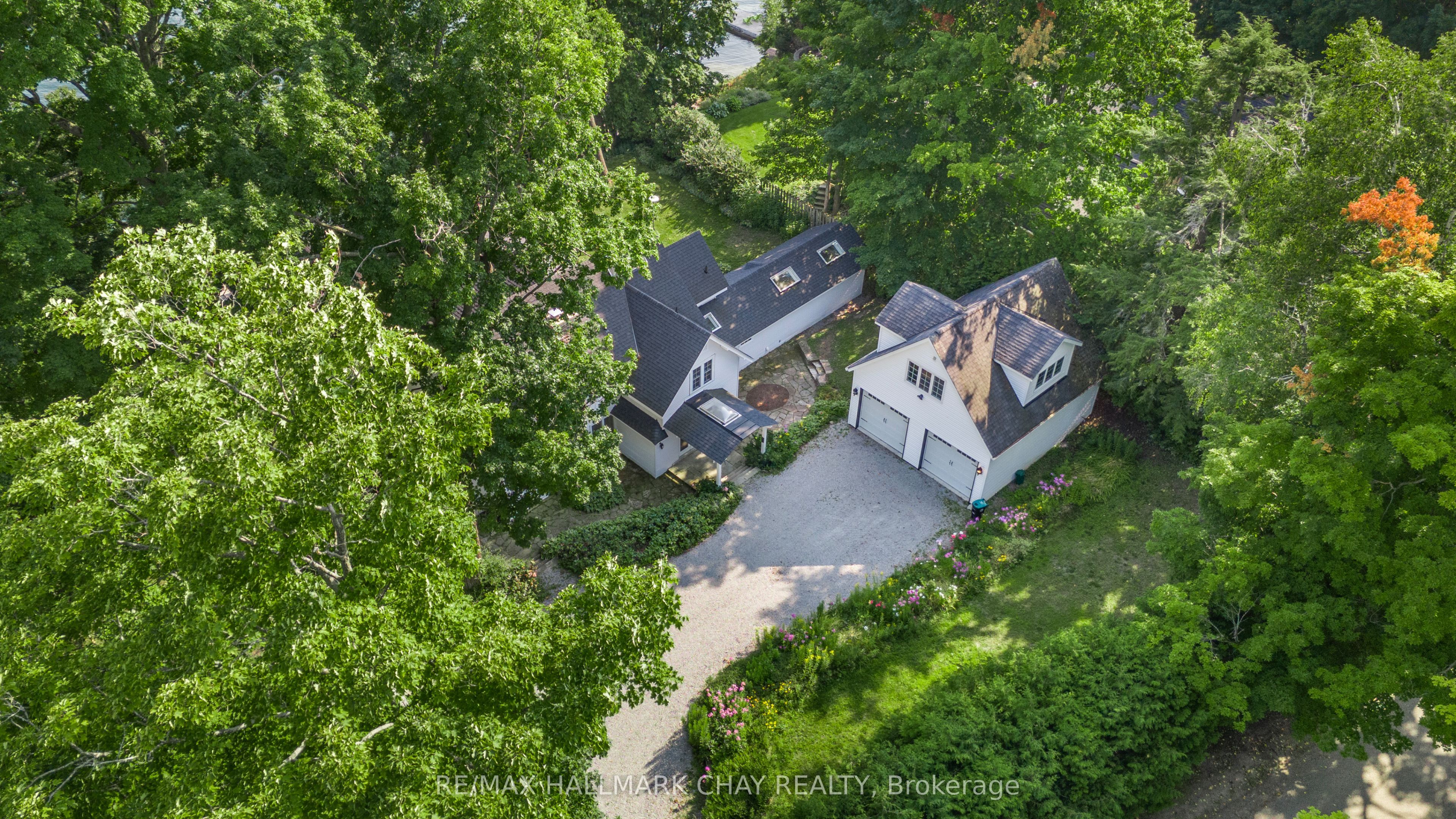 209 Bay Street Property Photo 2