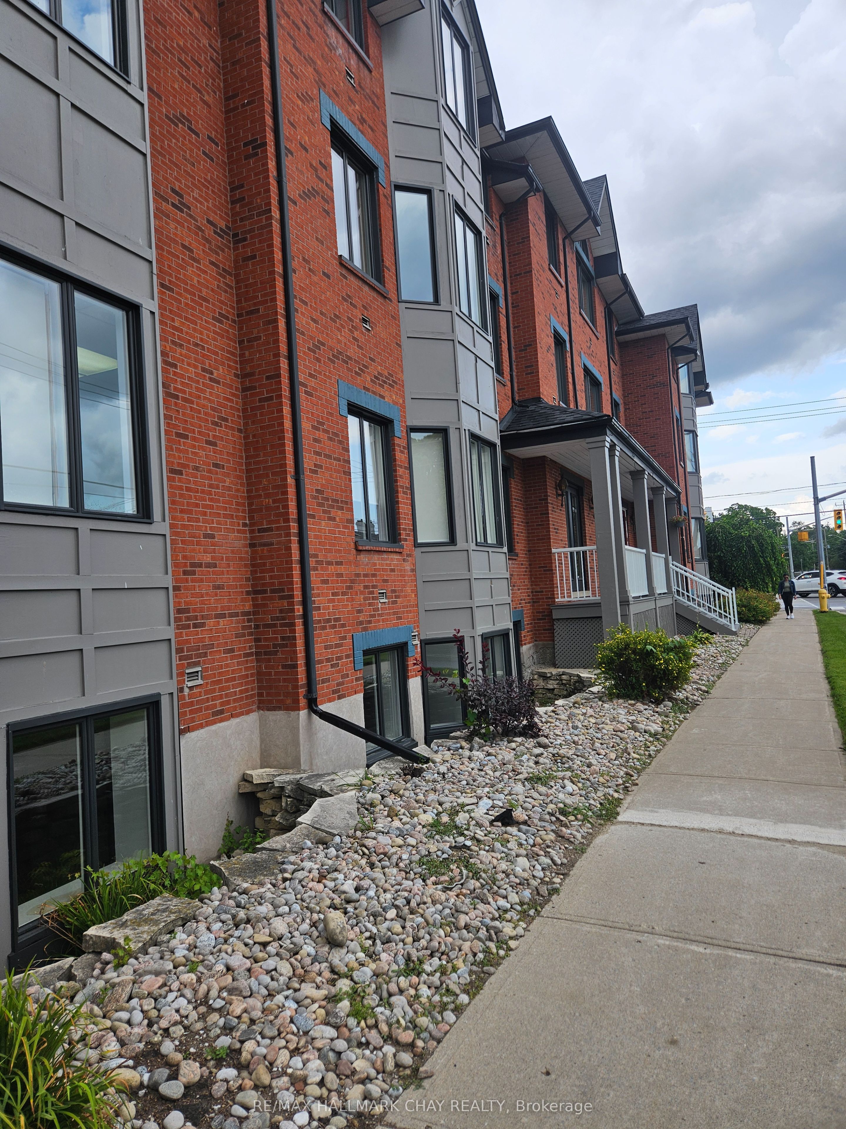 #lower Level - 152 Bayfield Street Property Photo 2