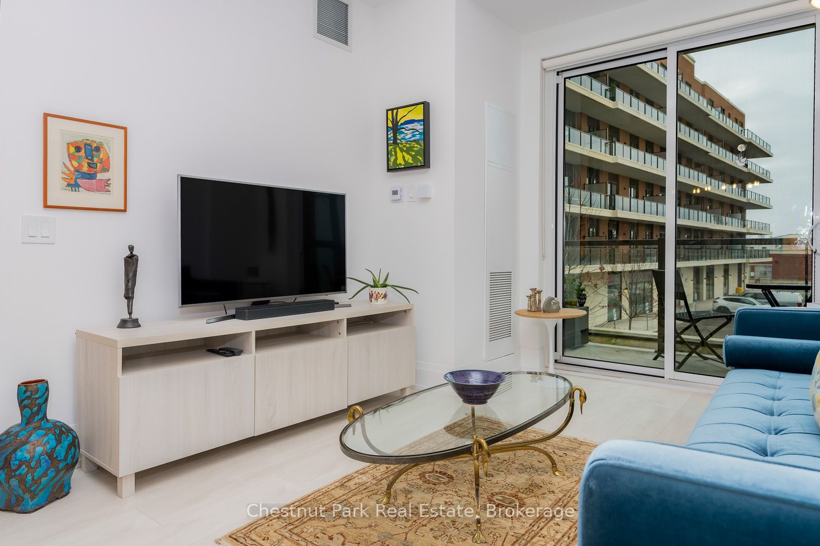 1 Hume Street 202 Property Photo 12