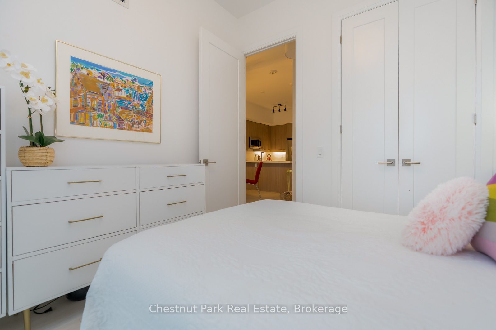1 Hume Street 202 Property Photo 19