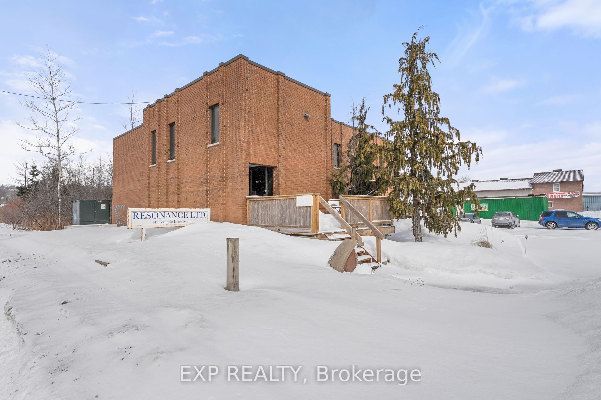 143 Ferndale Drive Property Photo 1