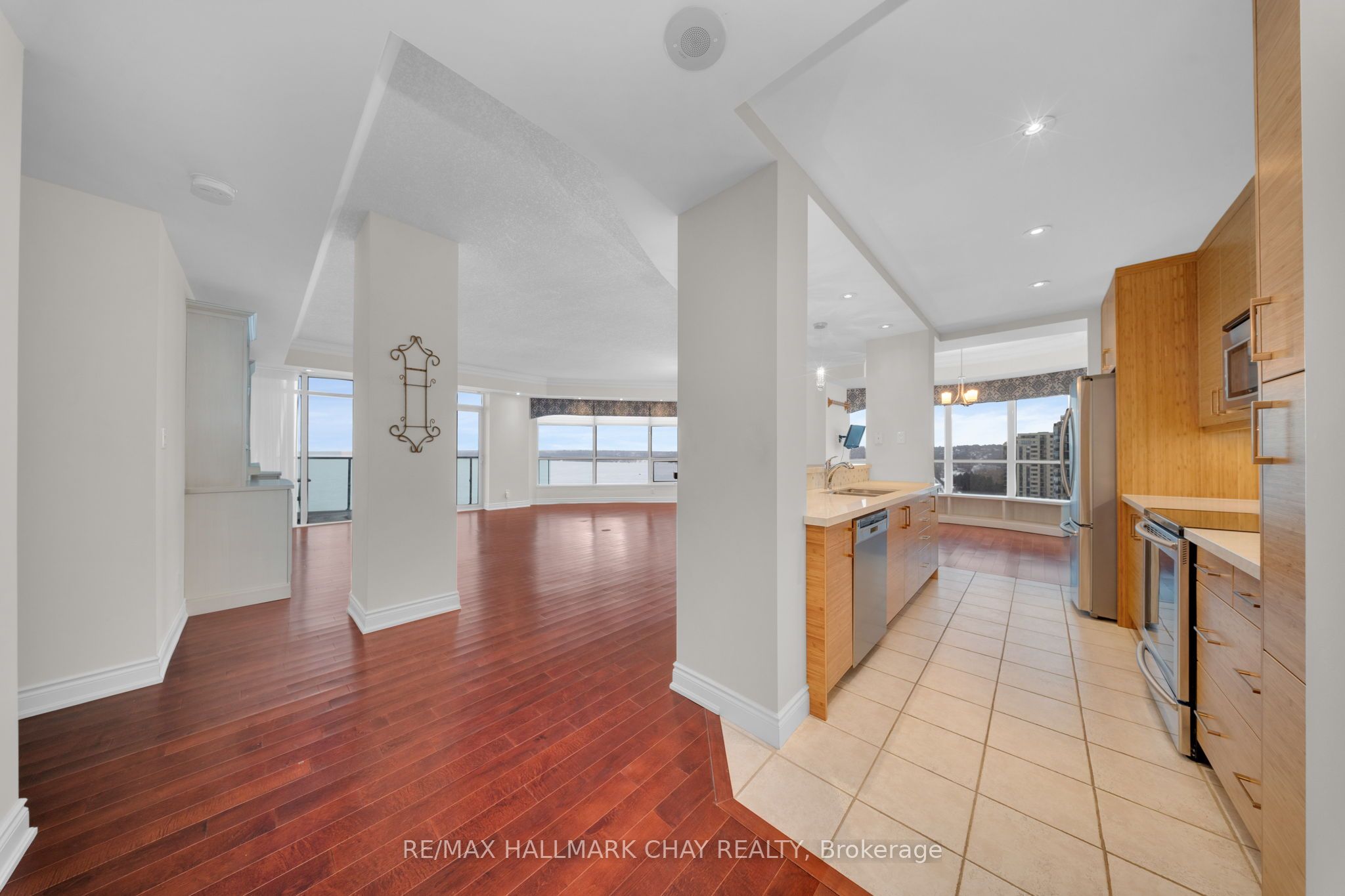 #1108 - 37 Ellen Street Property Photo 8
