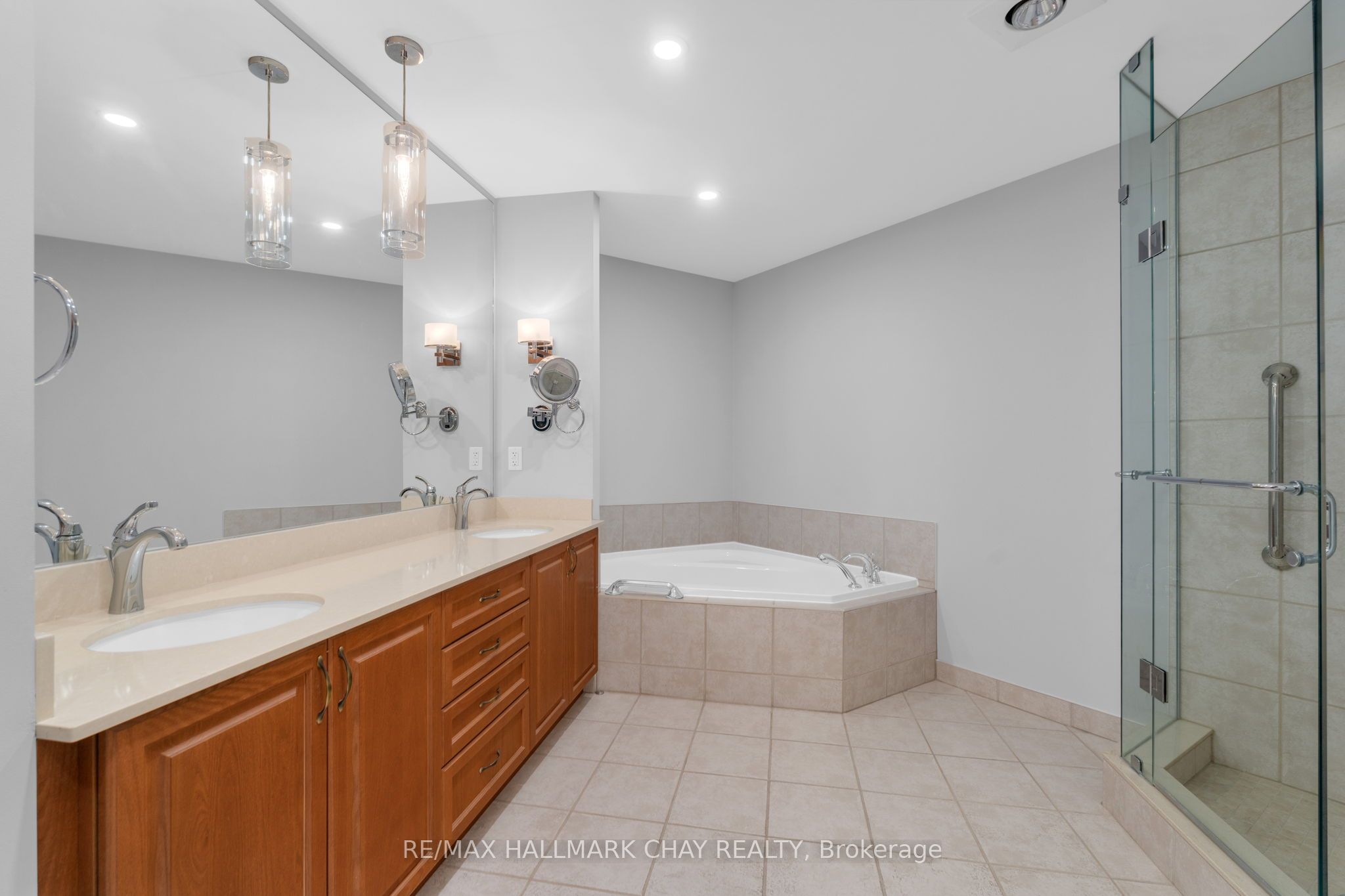 #1108 - 37 Ellen Street Property Photo 22
