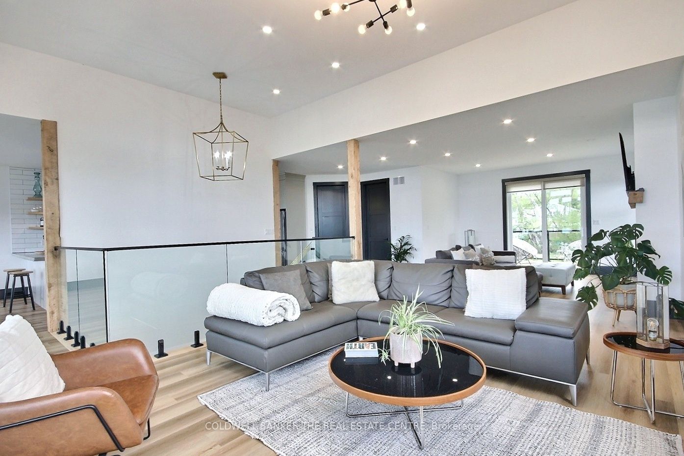 171 Fox Street Property Photo 8