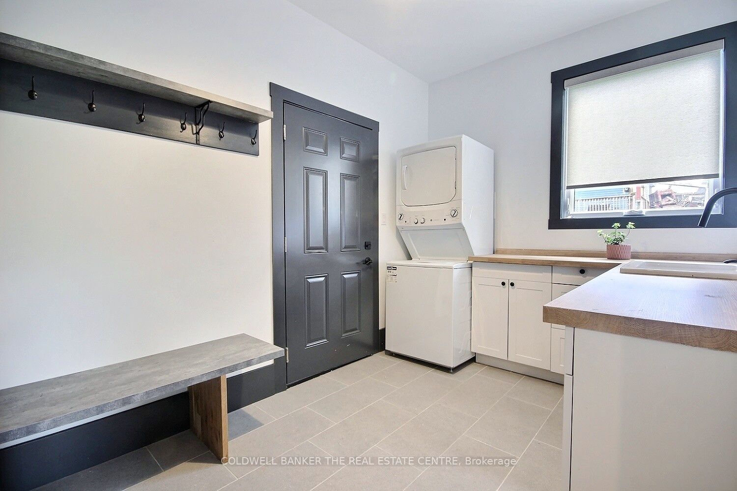 171 Fox Street Property Photo 25
