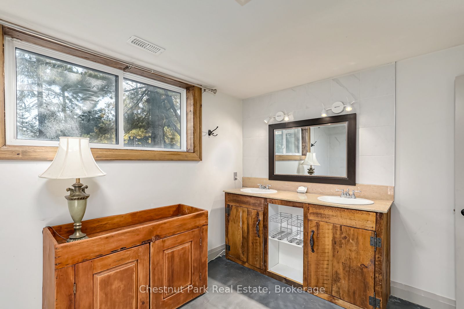 8610 Poplar Side Road Property Photo 44
