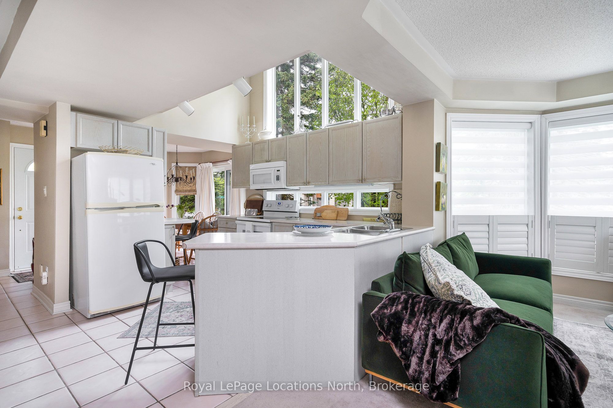 166 Fairway Crescent 803 Property Photo 15