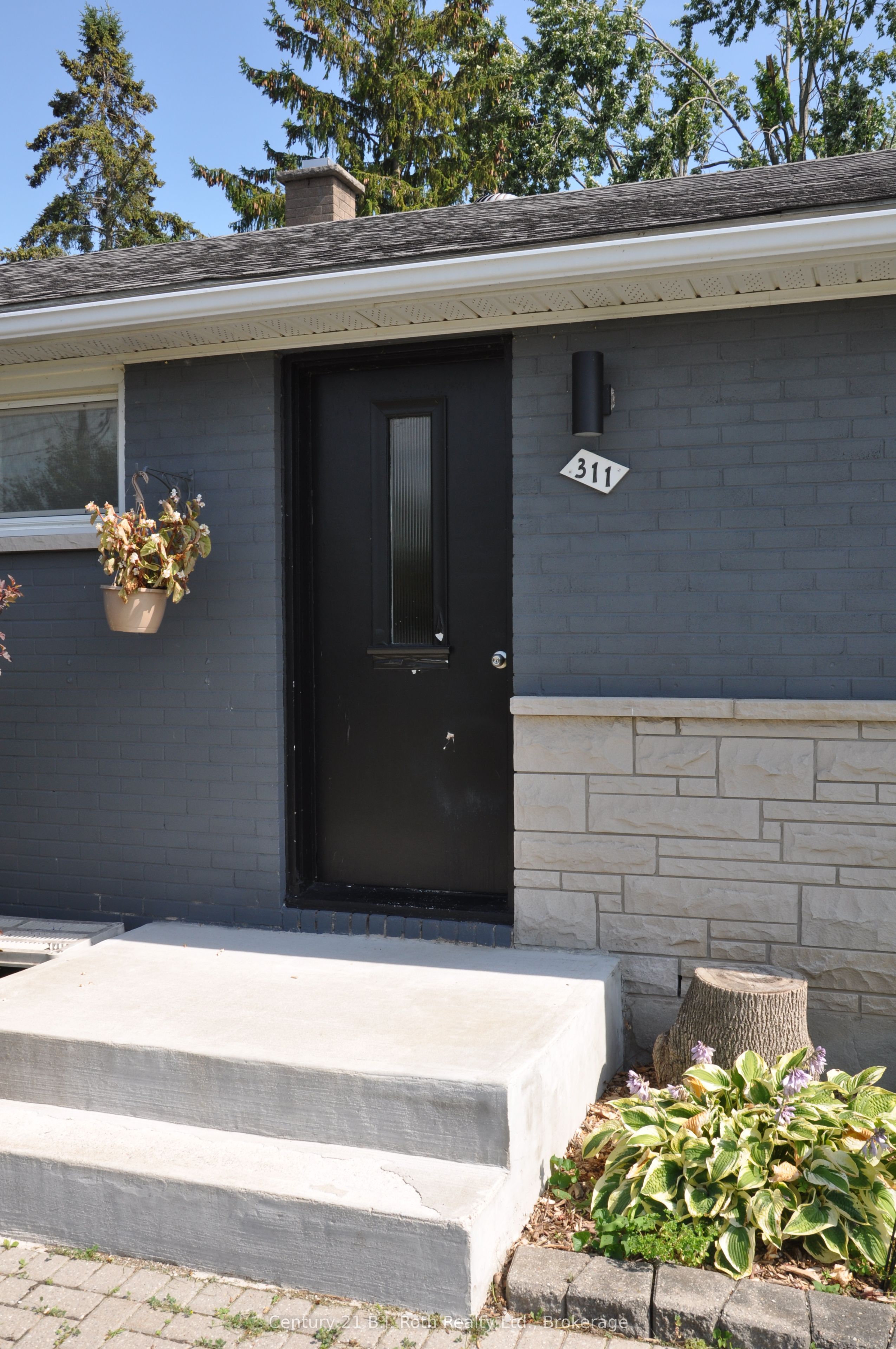 311 James Street E Property Photo 6