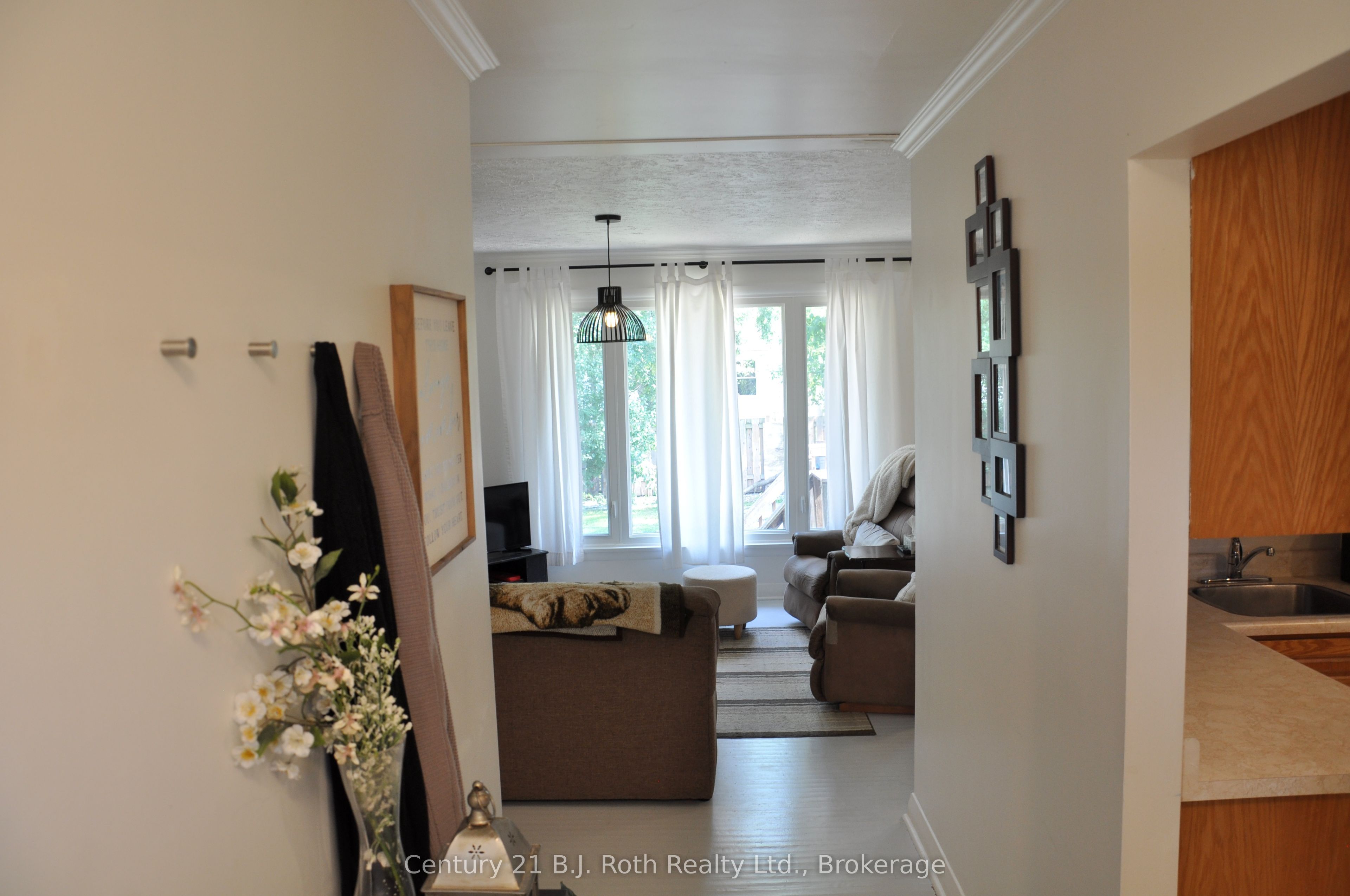 311 James Street E Property Photo 8