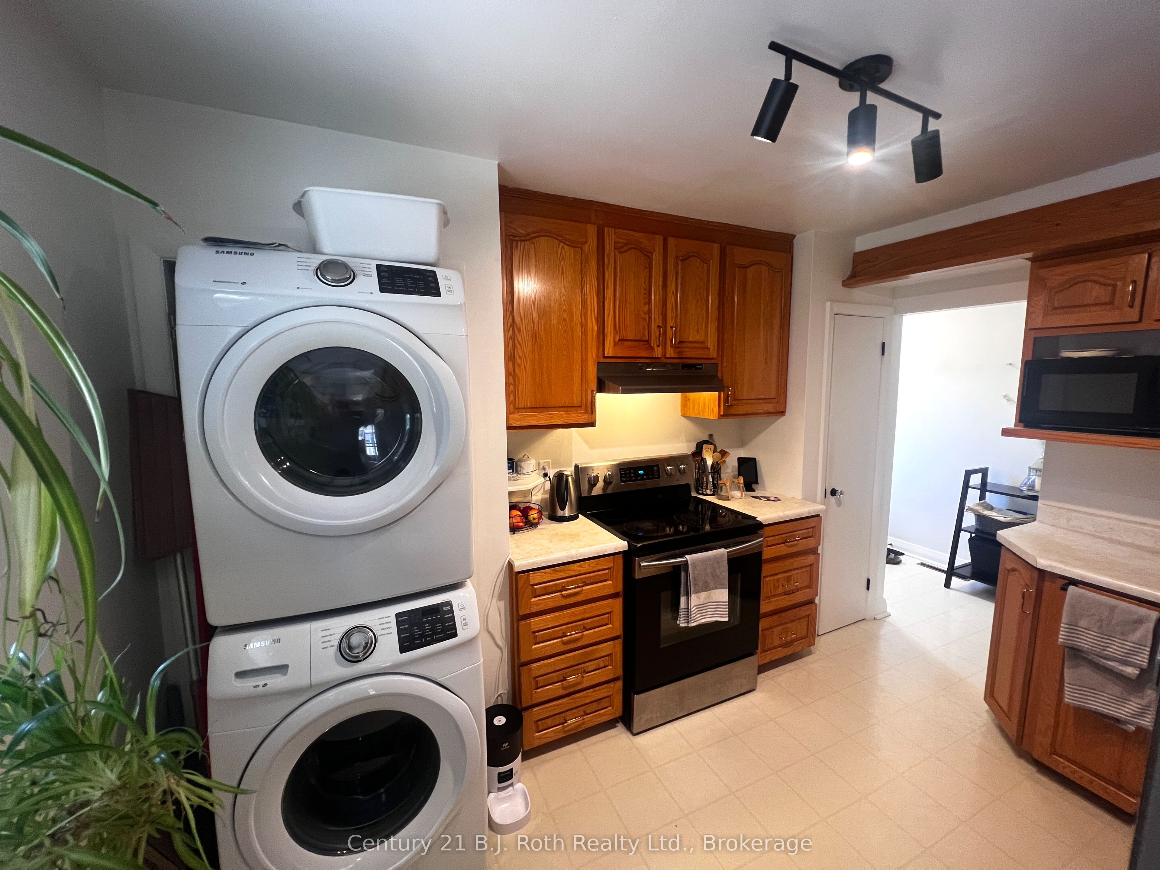311 James Street E Property Photo 13