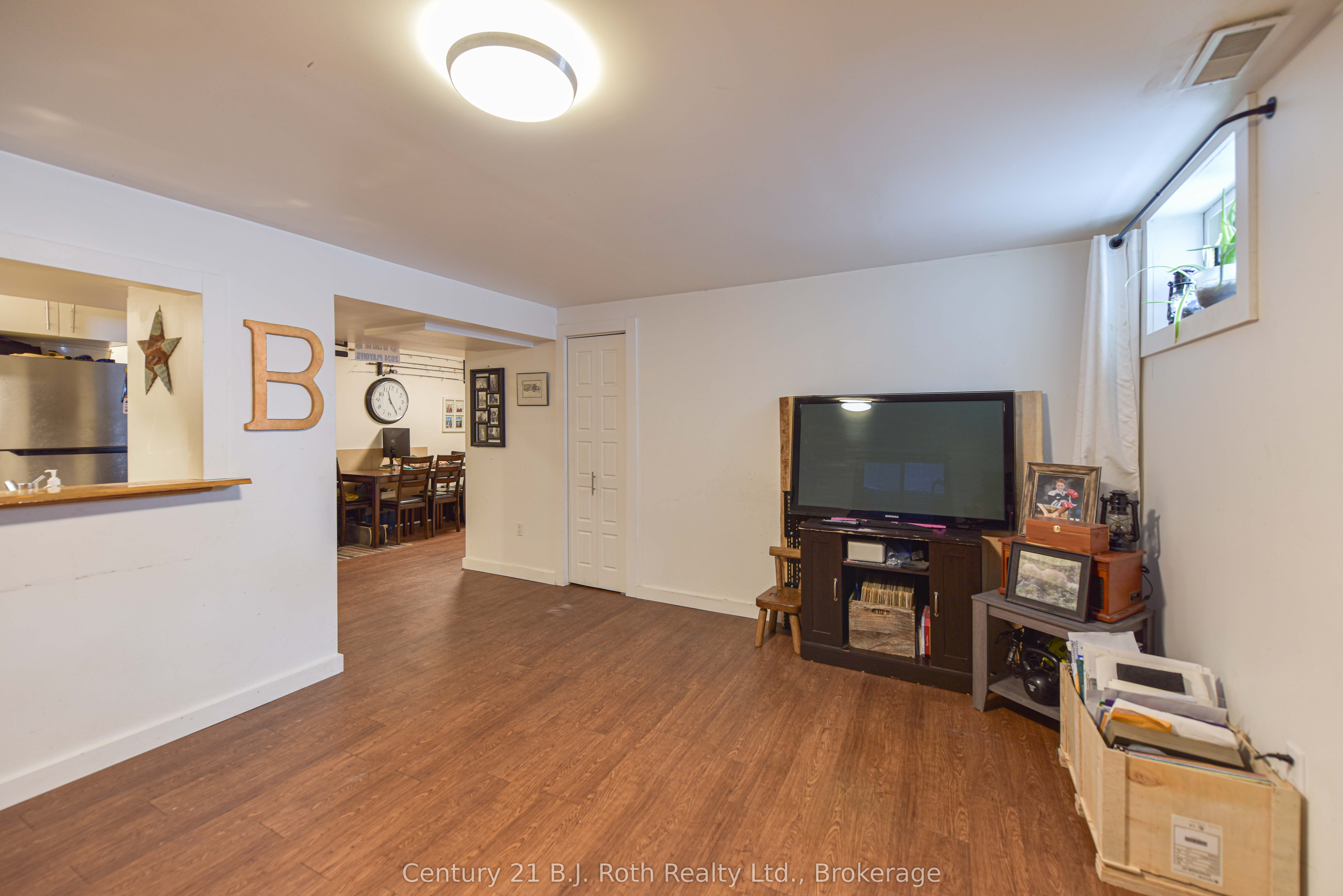 311 James Street E Property Photo 22