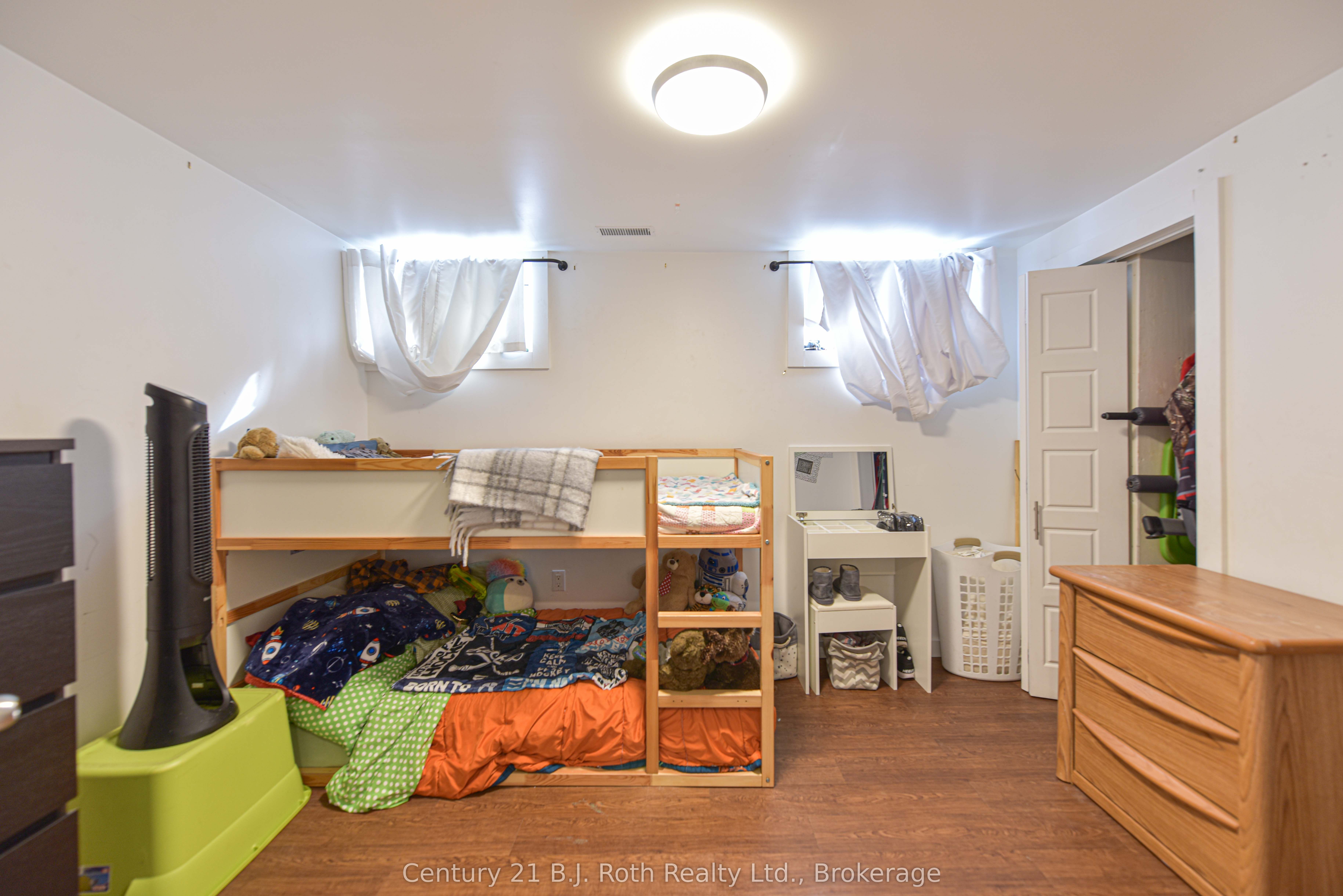 311 James Street E Property Photo 25