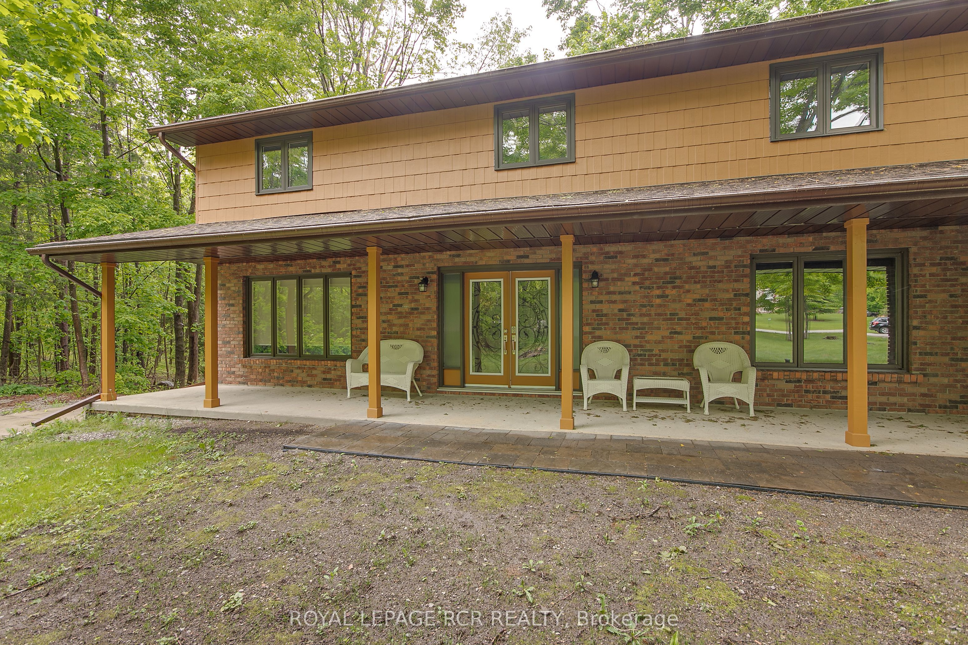 1369 Ryerson Boulevard Property Photo 4
