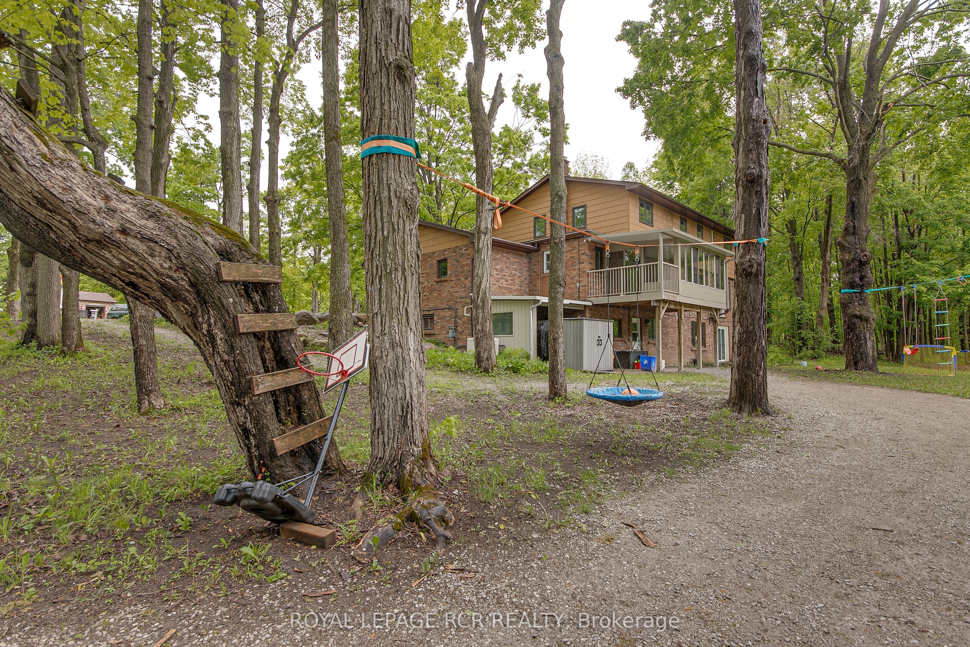 1369 Ryerson Boulevard Property Photo 28