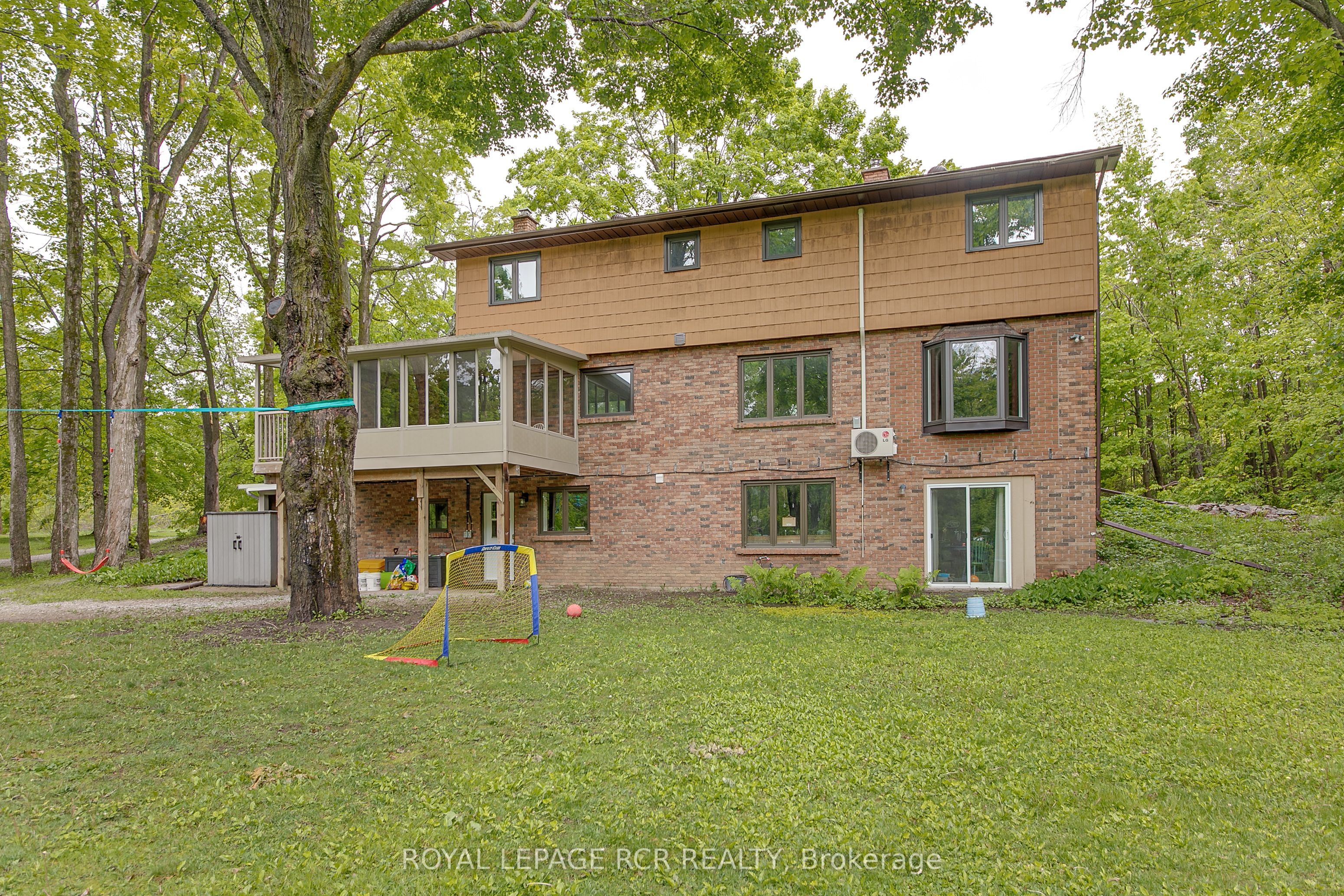 1369 Ryerson Boulevard Property Photo 32
