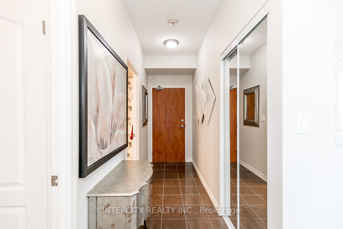 699 Aberdeen Boulevard W 407 Property Photo 4