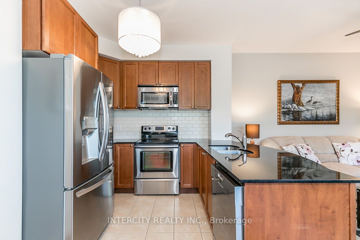 699 Aberdeen Boulevard W 407 Property Photo 6