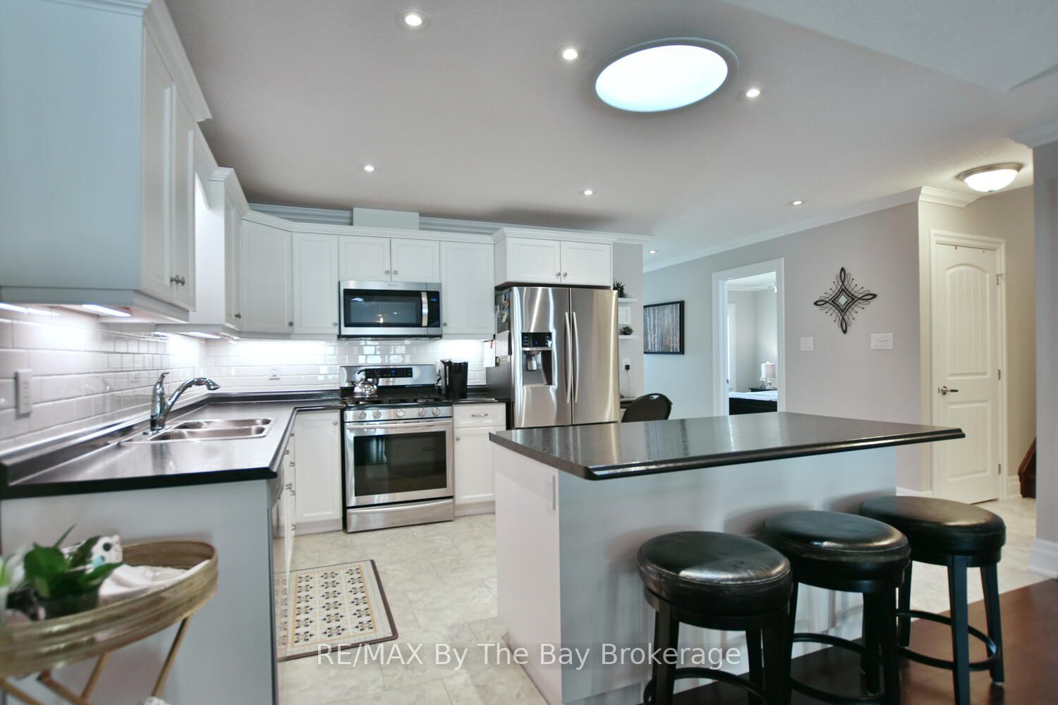 12 Garden Grove Crescent Property Photo 5