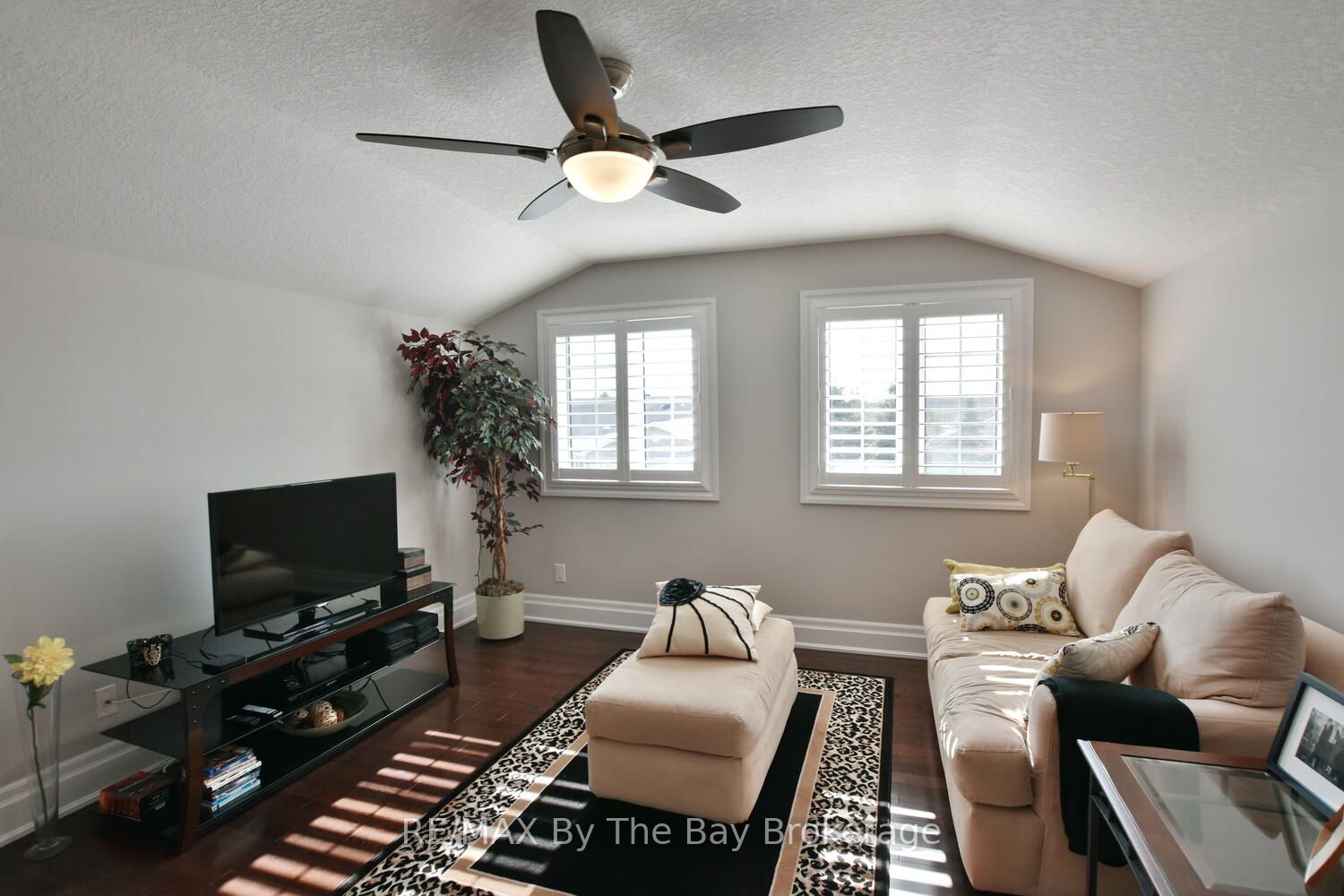 12 Garden Grove Crescent Property Photo 24
