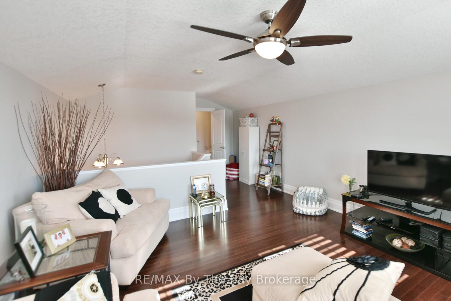 12 Garden Grove Crescent Property Photo 25