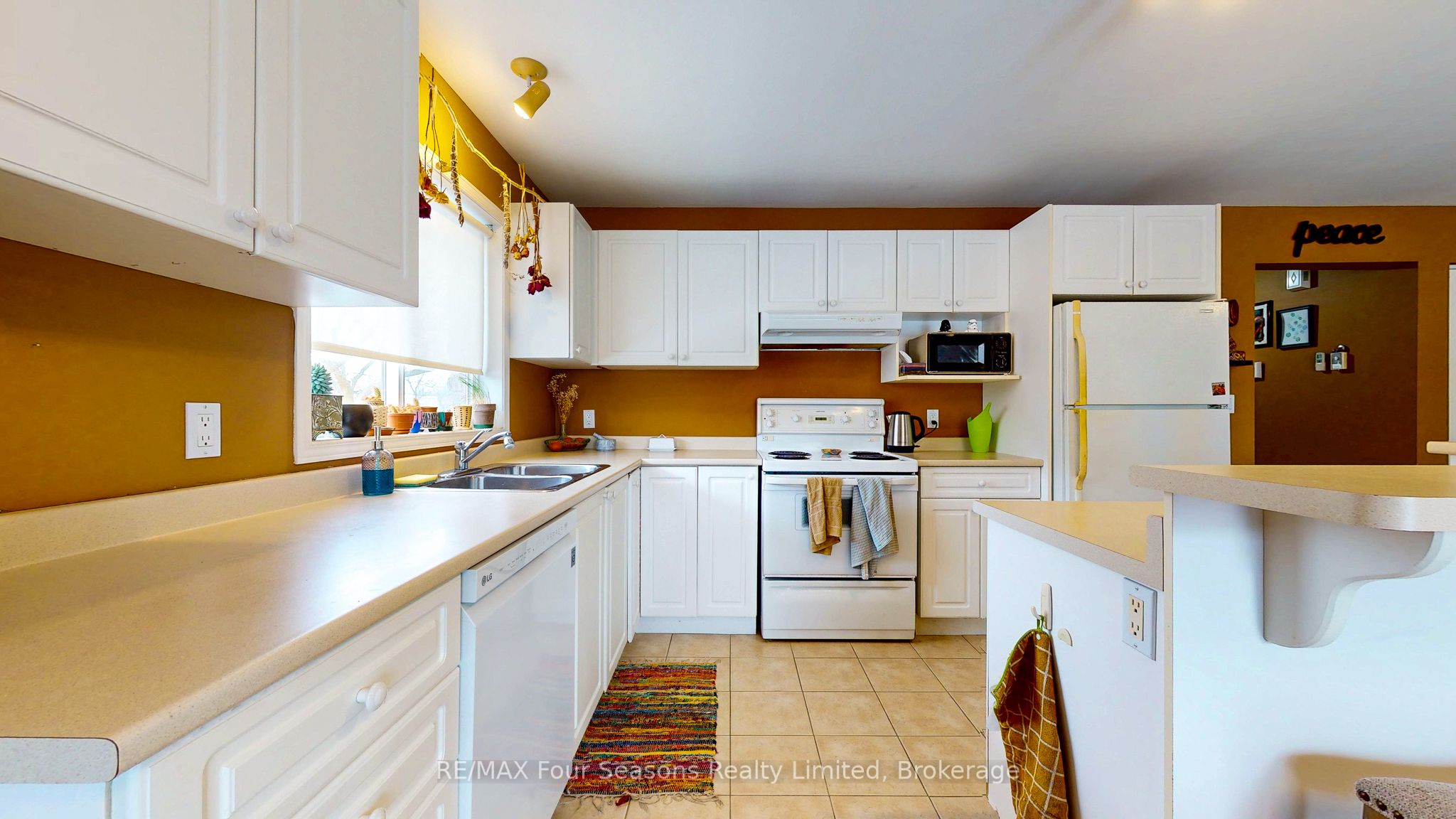 171 Eighth Street 302 Property Photo 3