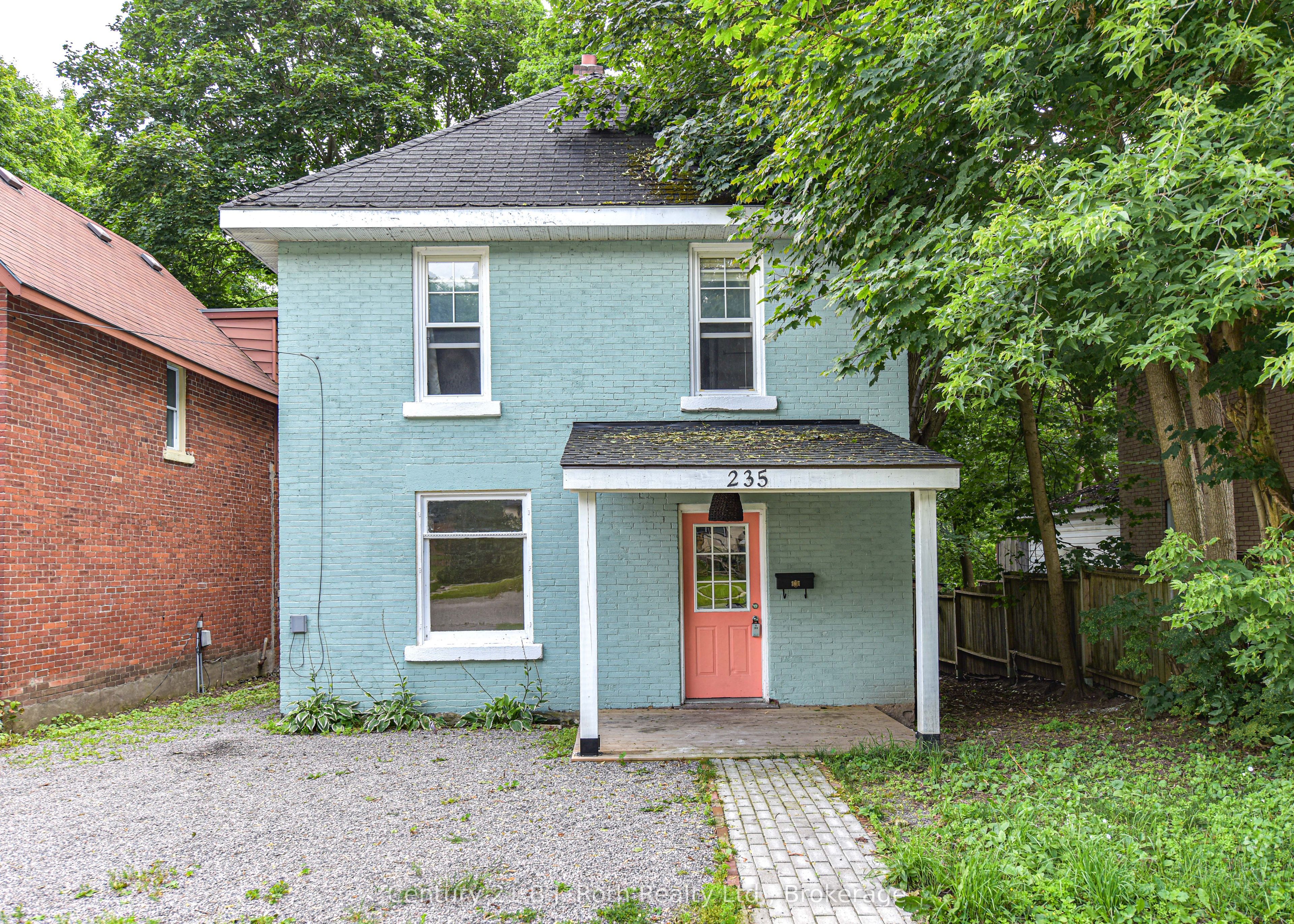 235 Harvey St Property Photo