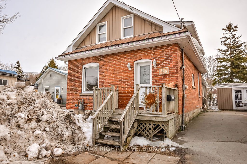 318 Moffat Street Property Photo