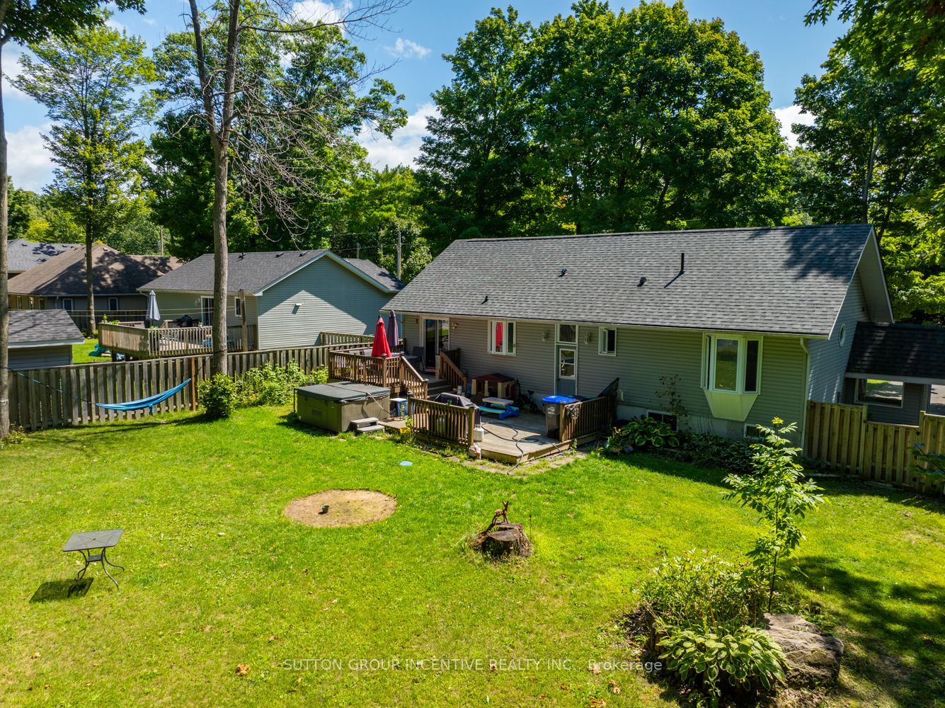 37 St. Laurent Boulevard Property Photo 3