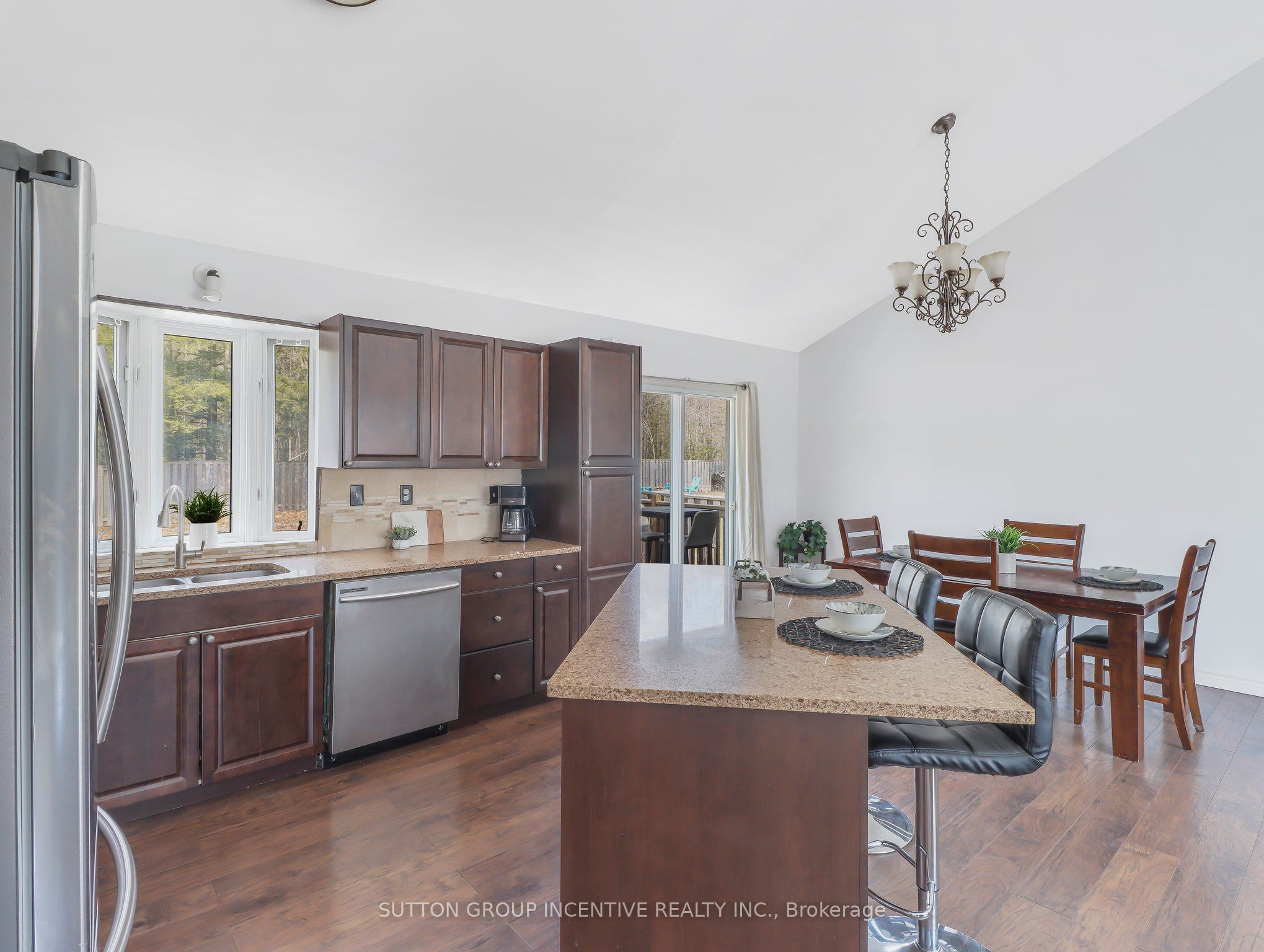 37 St. Laurent Boulevard Property Photo 8