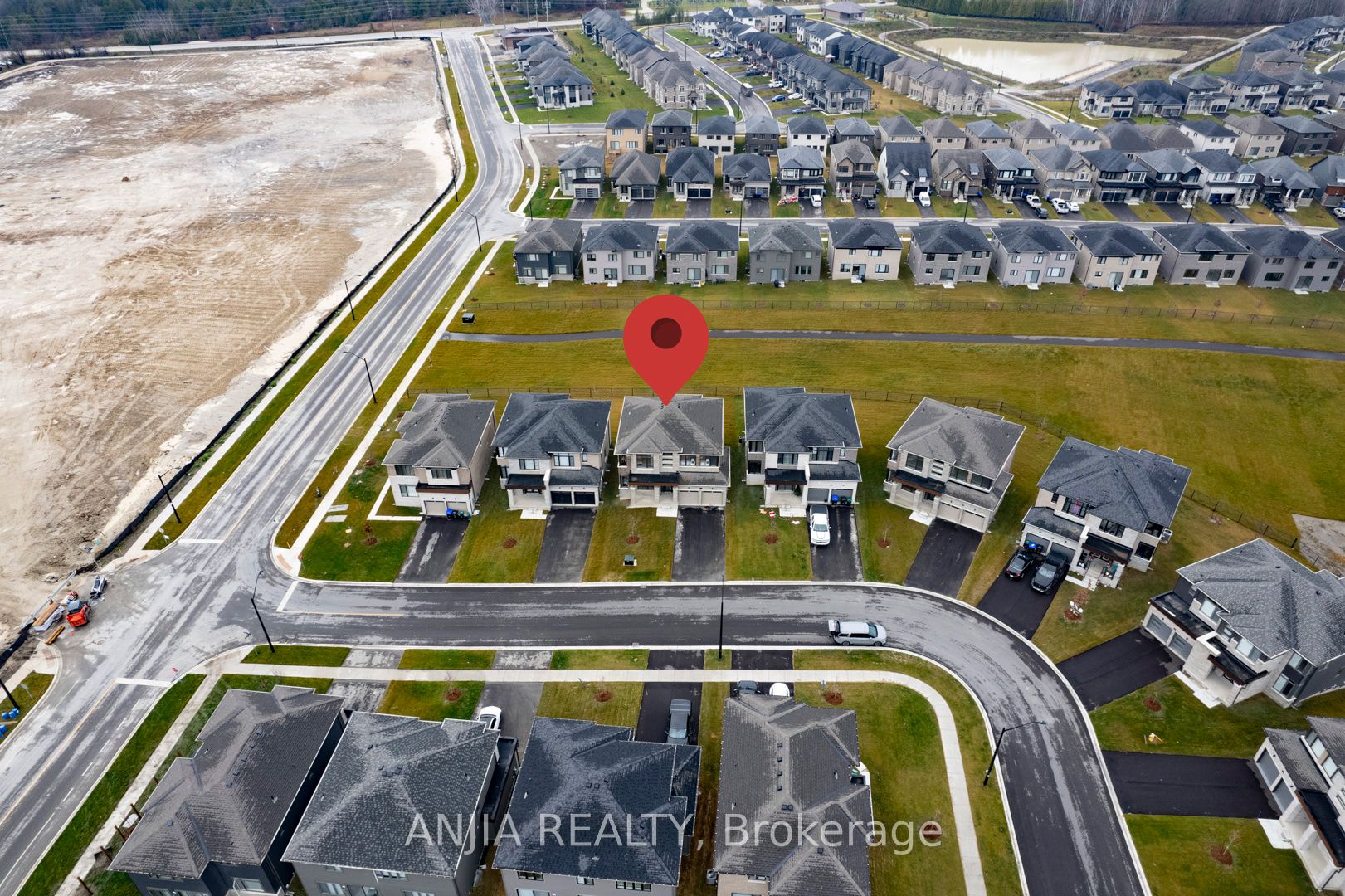 5 Del Ray Crescent Property Photo 2