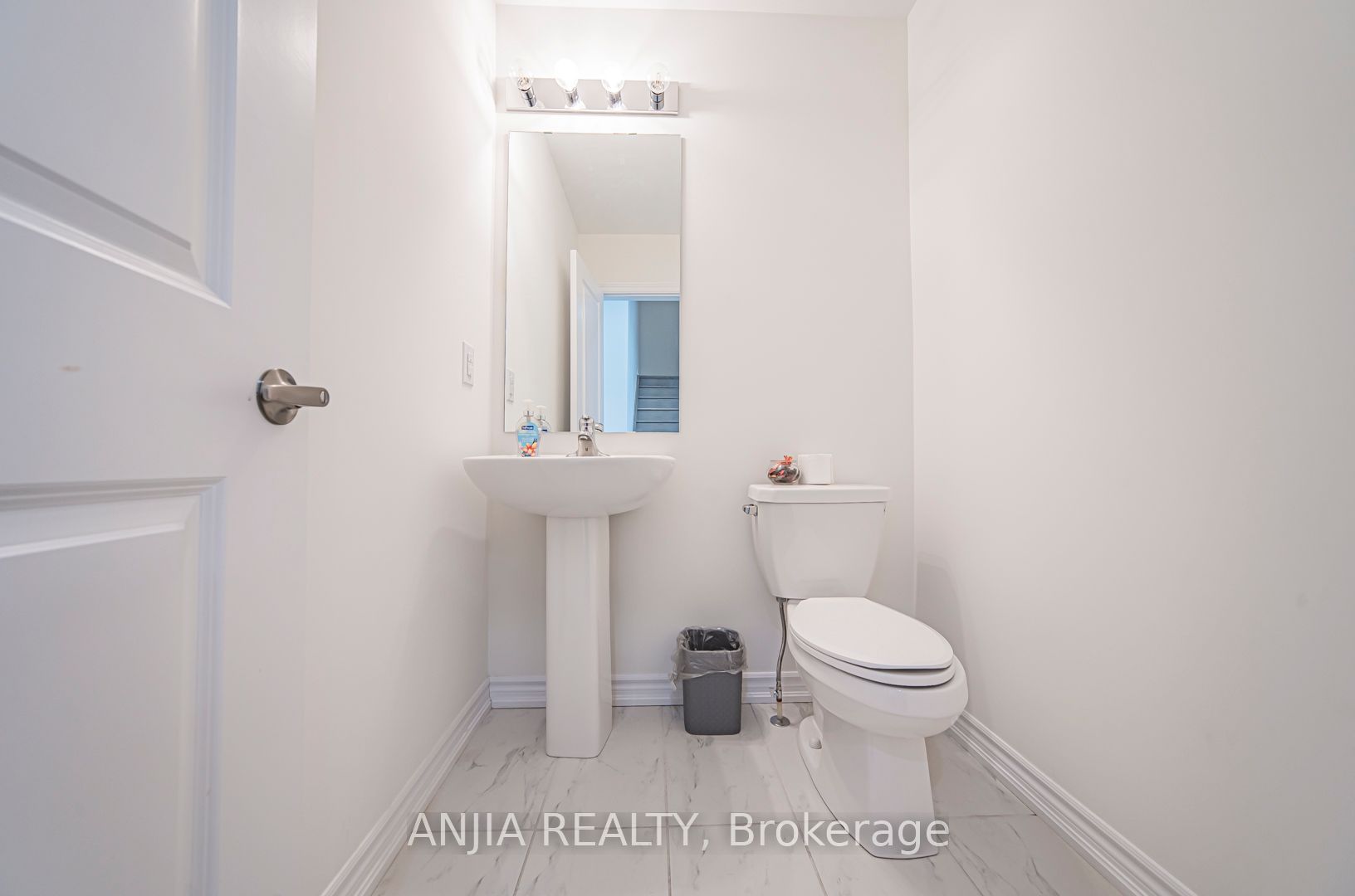5 Del Ray Crescent Property Photo 11