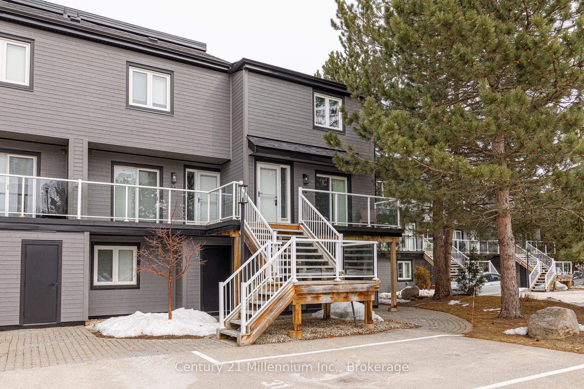 #32 - 44 Trott Boulevard Property Photo 2