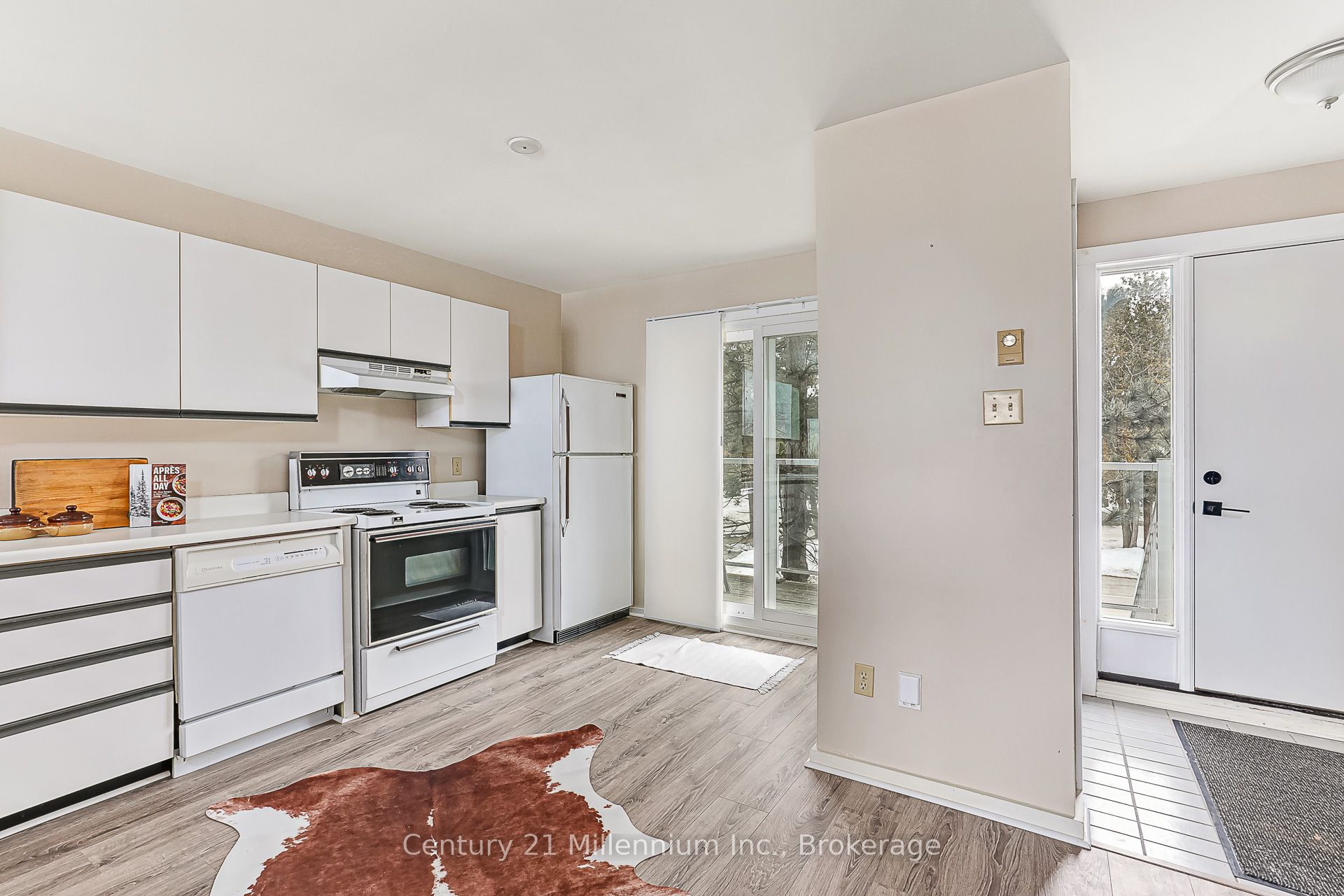 #32 - 44 Trott Boulevard Property Photo 9