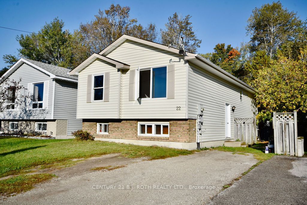 22 Louise Ln Property Photo
