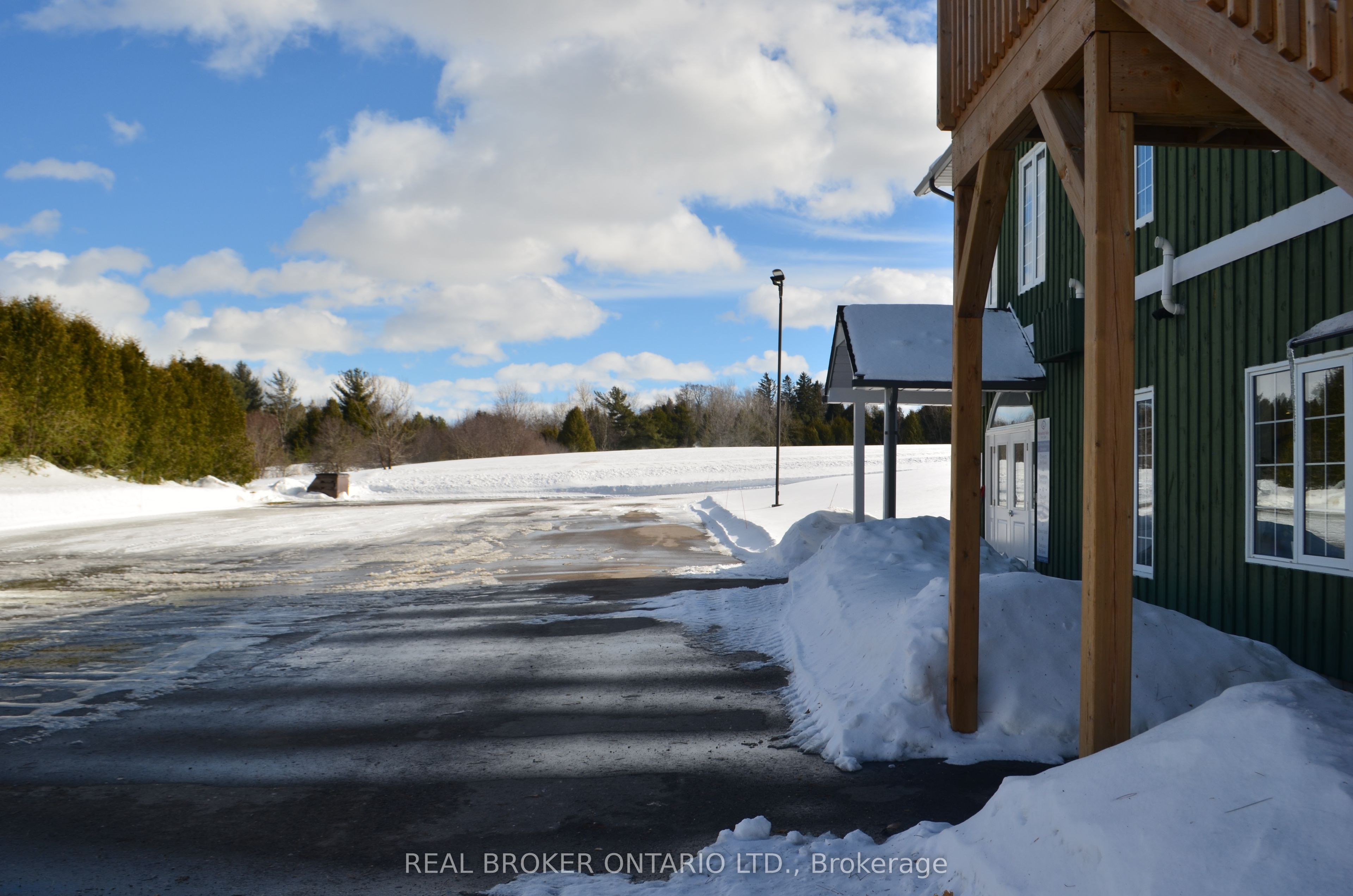 #3 - 213 Horseshoe Valley Road Property Photo 4