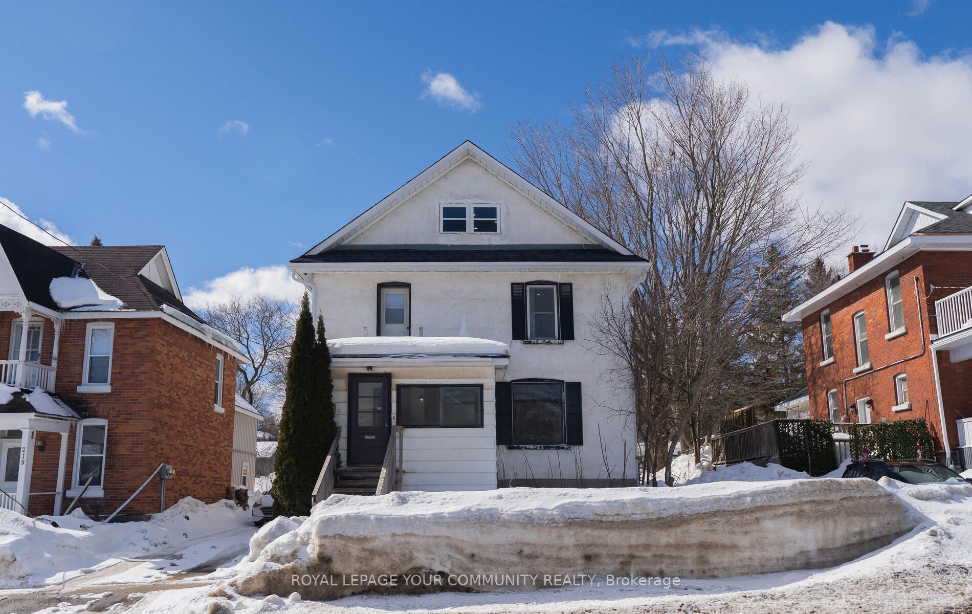 223 Laclie Street Property Photo