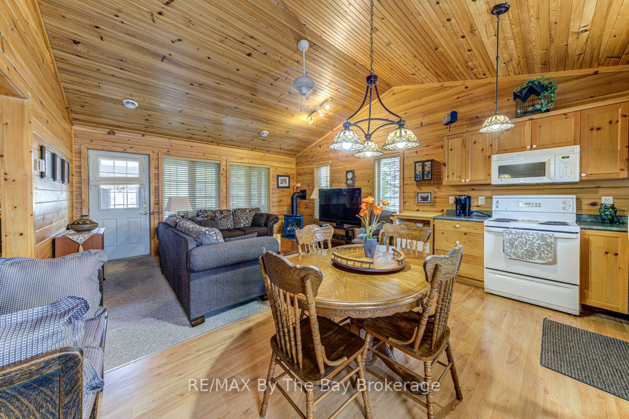 44 Cabin Crescent Property Photo 4