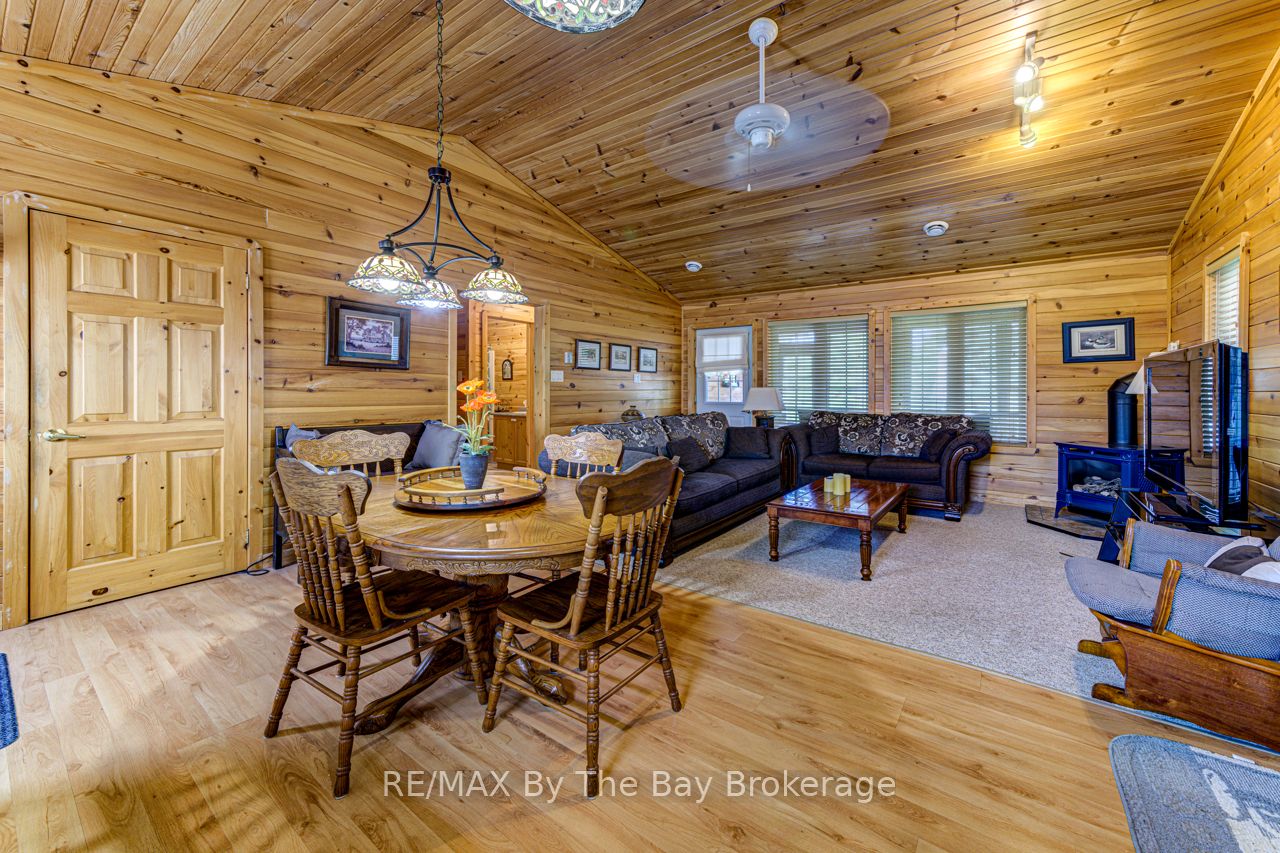 44 Cabin Crescent Property Photo 13