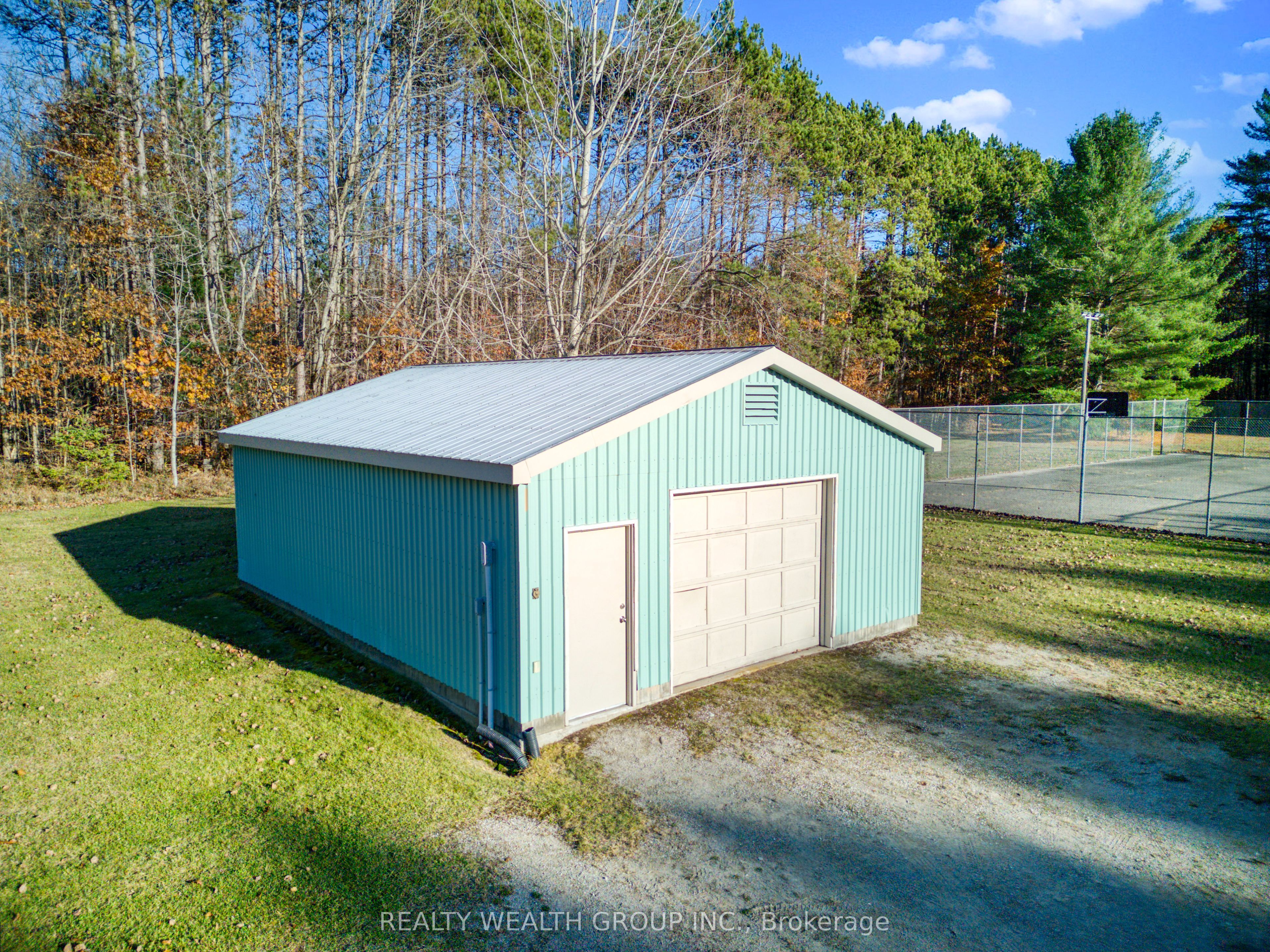 3761 Horseshoe Valley Road Property Photo 9