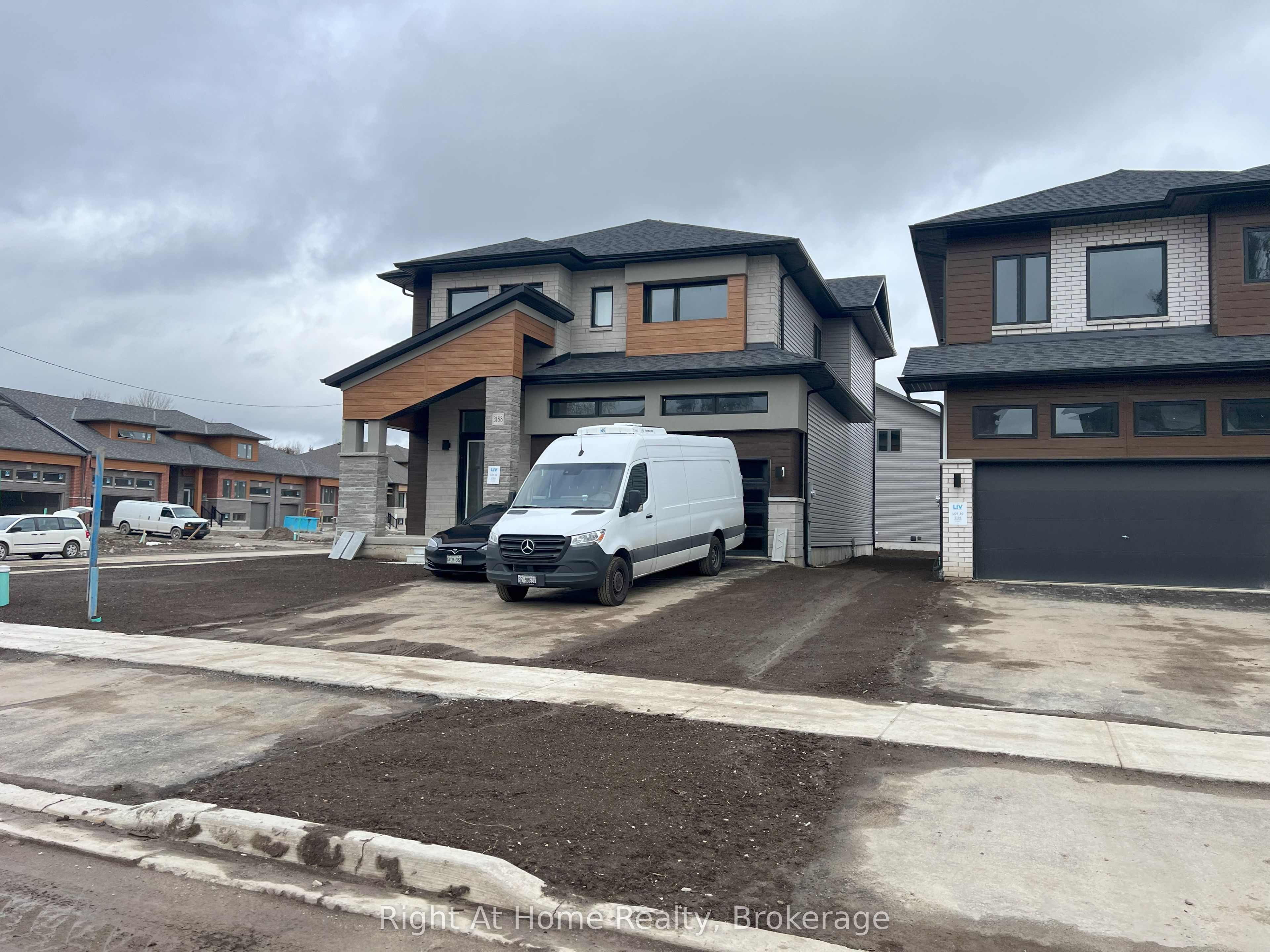3188 Searidge Street Property Photo