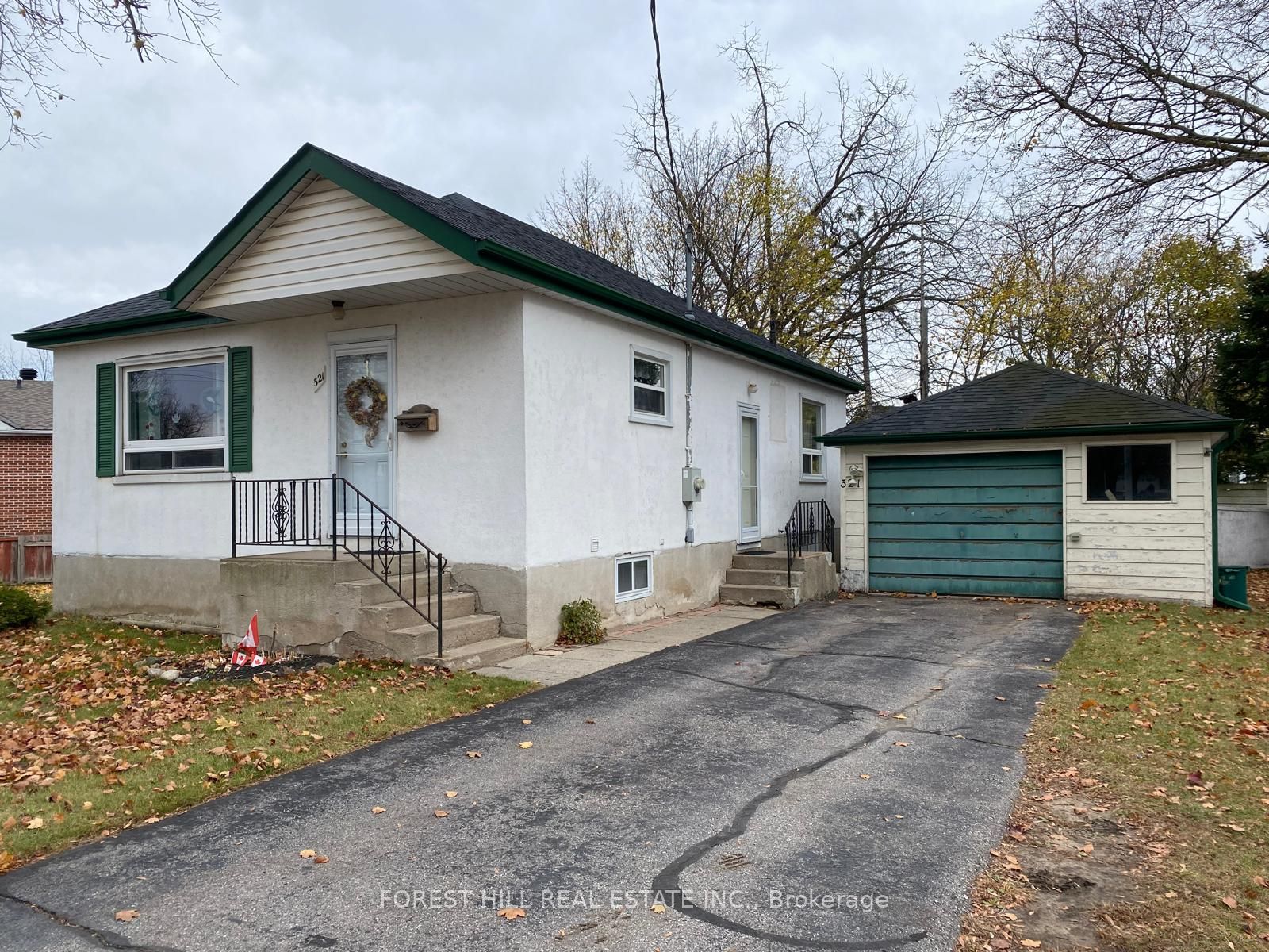 321 Innisfil Street Property Photo