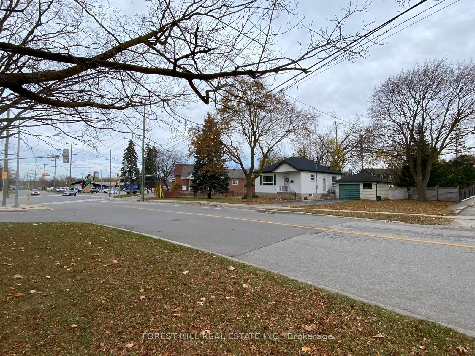 321 Innisfil Street Property Photo 2