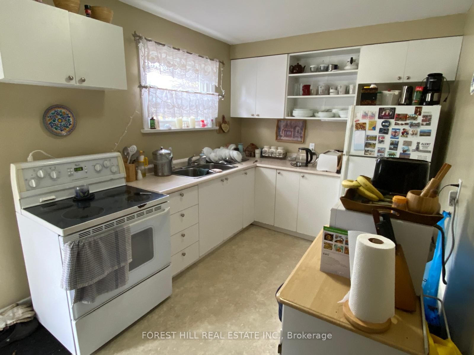 321 Innisfil Street Property Photo 11