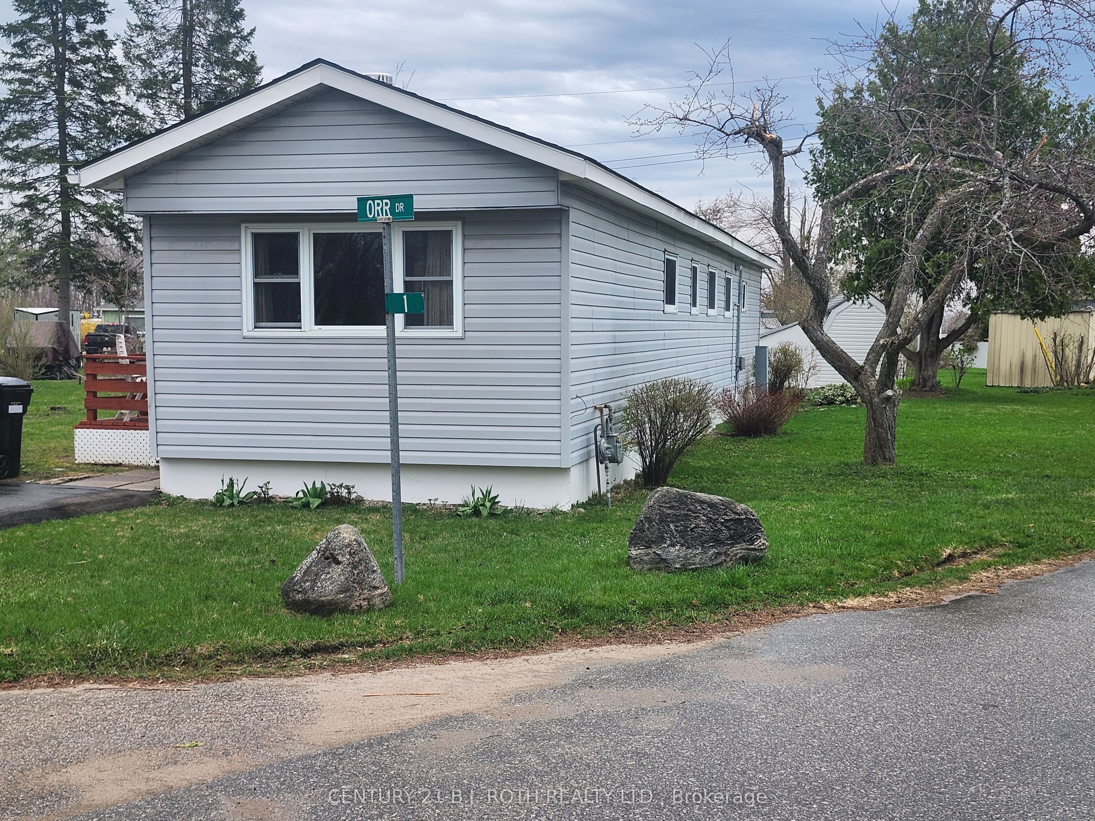 1 Orr Dr Property Photo