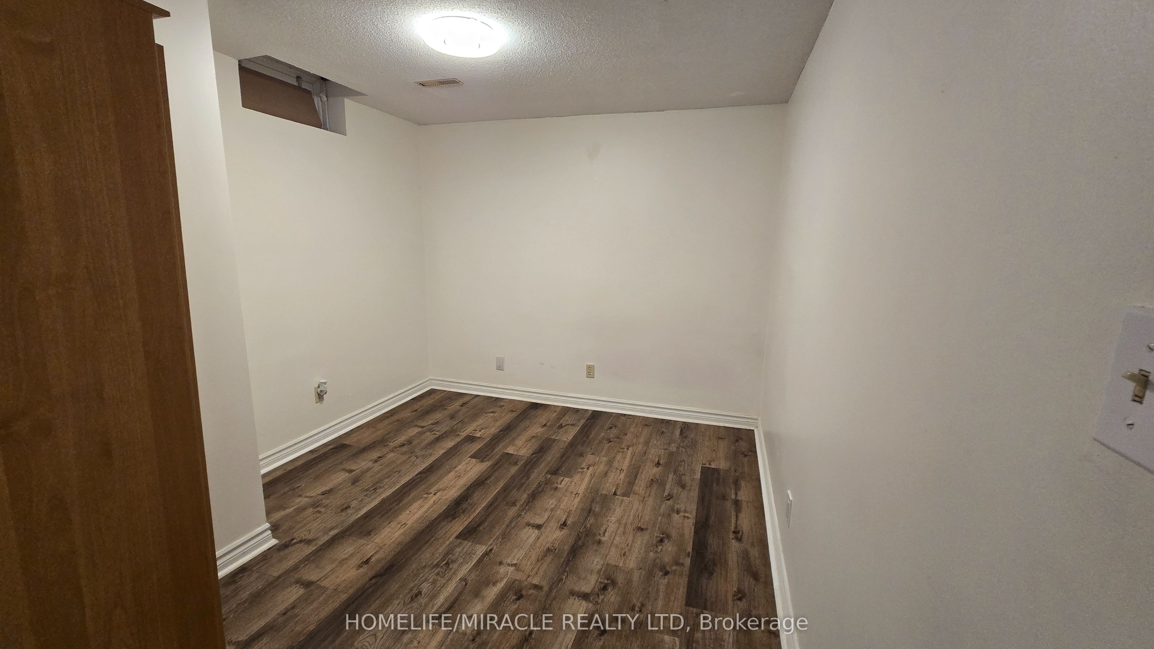 26 Brushwood Crescent Lower Property Photo 5