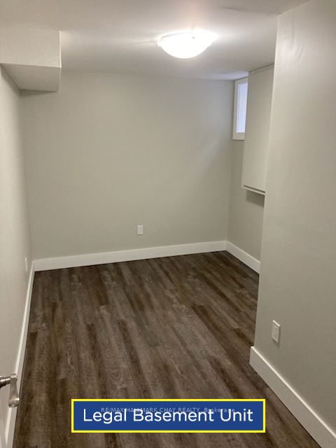 12 Bronte Crescent Property Photo 3